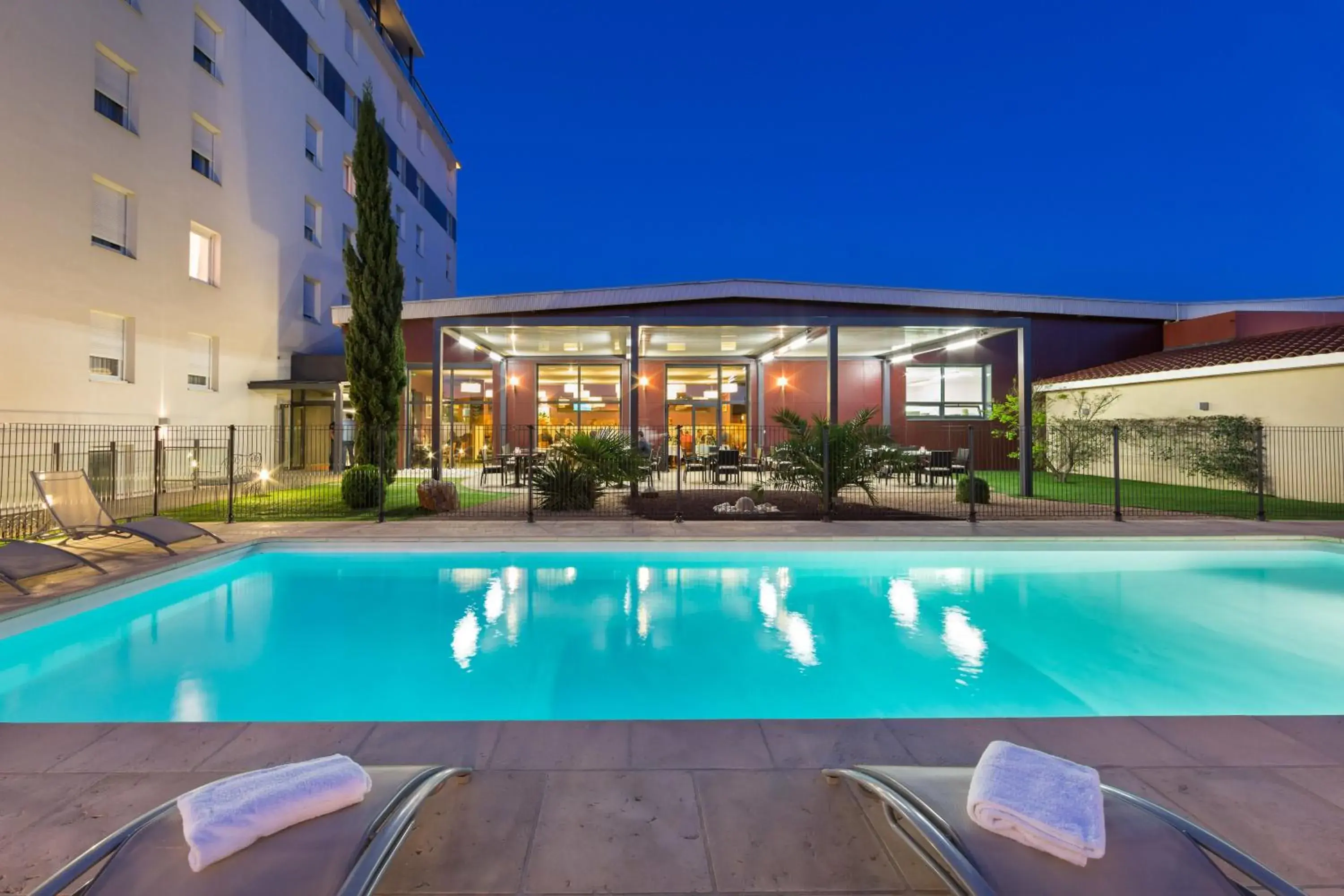 Pool view in Hotel Gatsby by HappyCulture