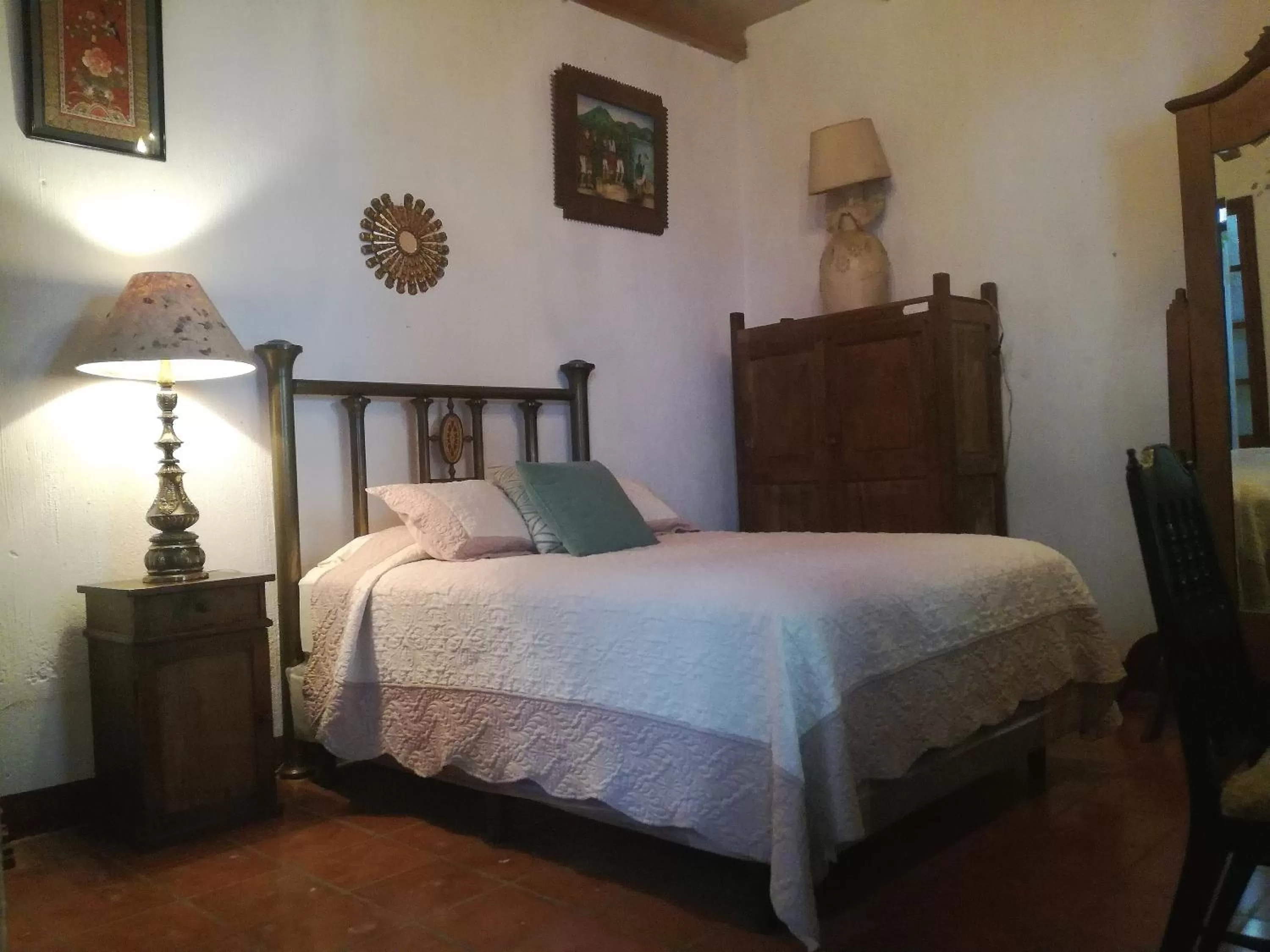 Bed in Posada San Sebastian