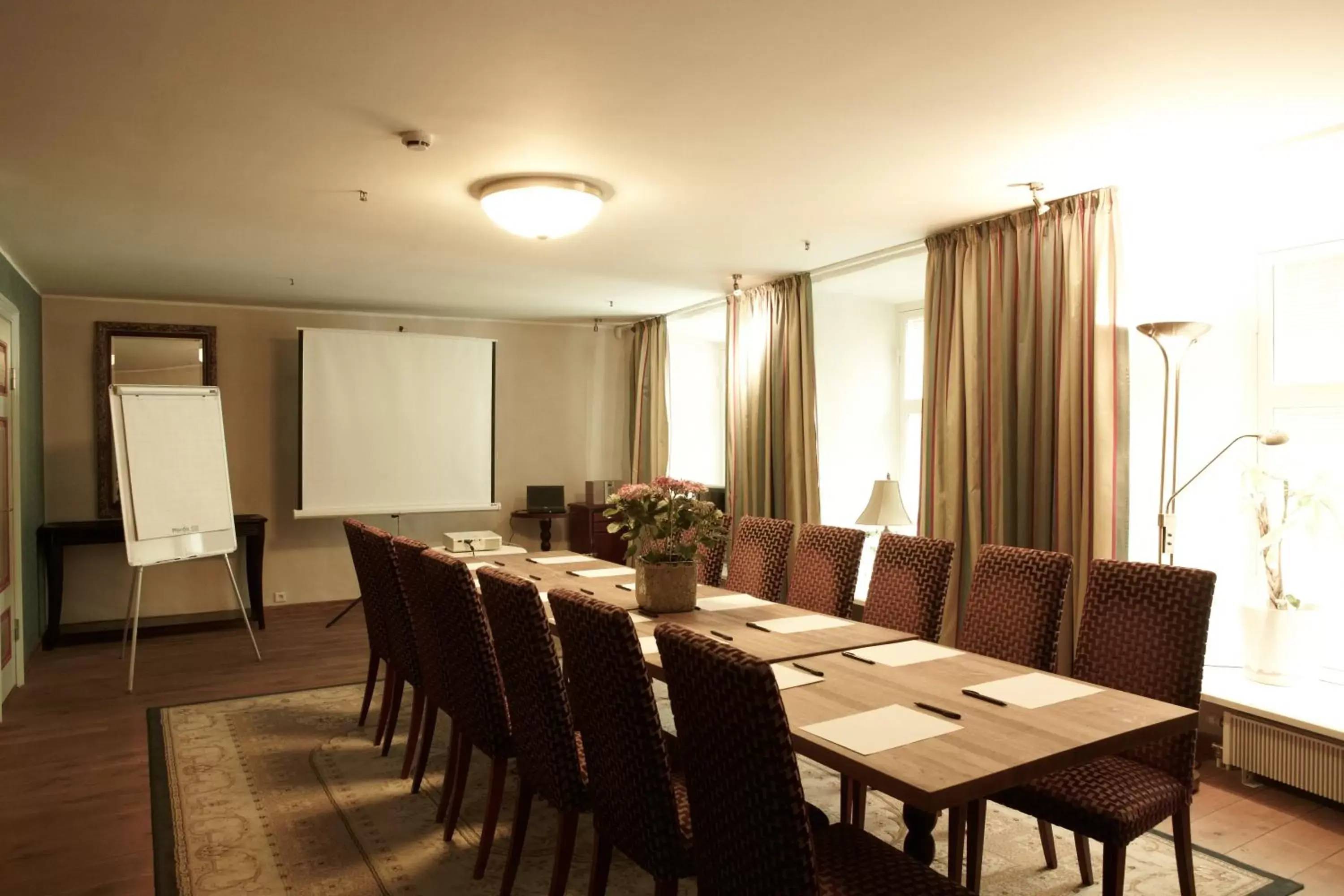 Business facilities in CRU Hotel