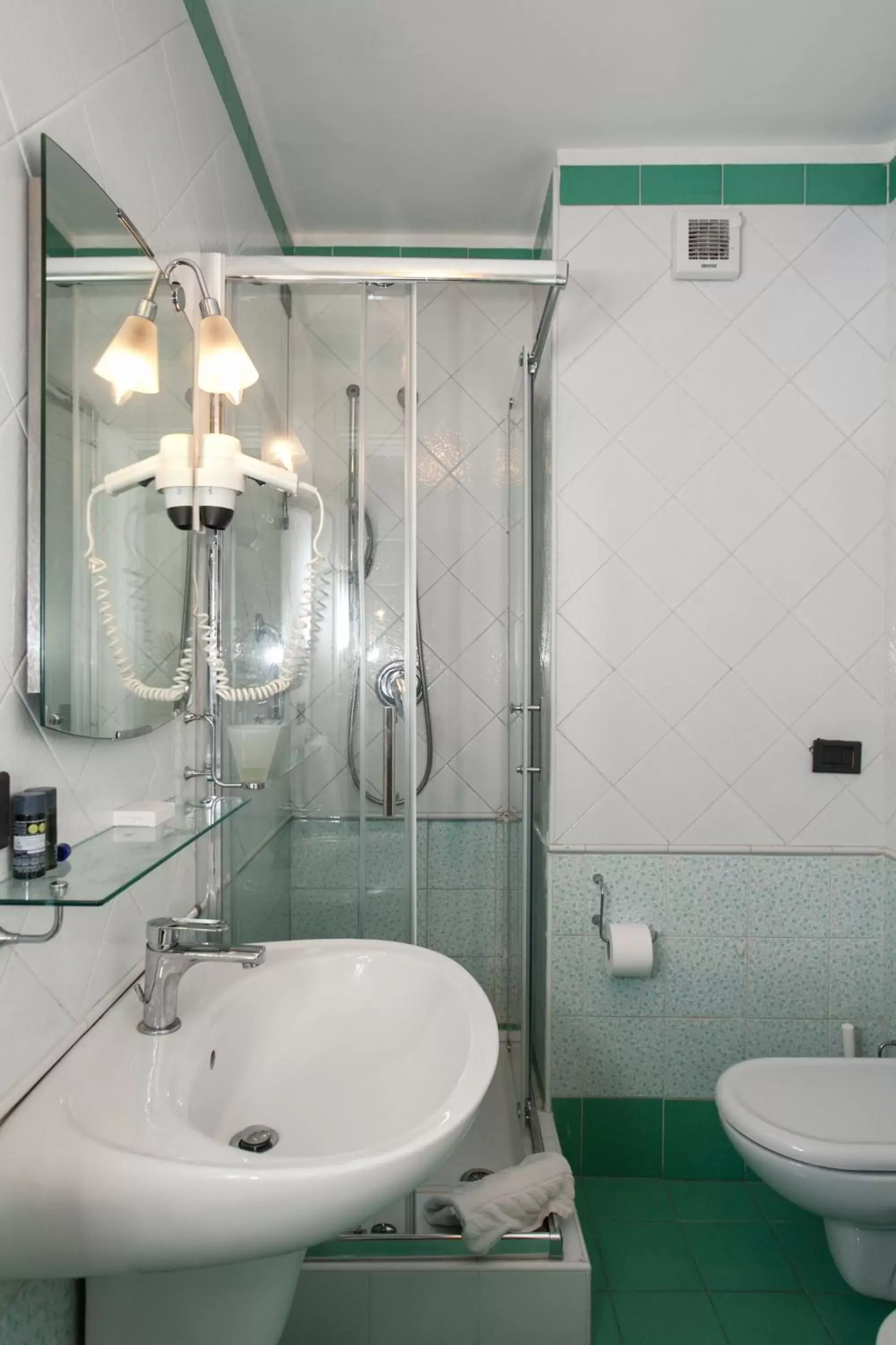 Shower, Bathroom in Zodiacus Residence