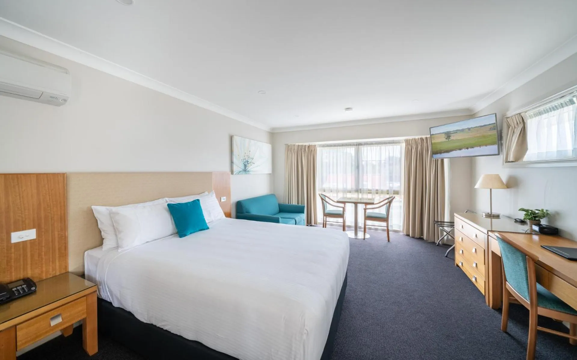 Bedroom, Bed in Heritage Inn Bathurst