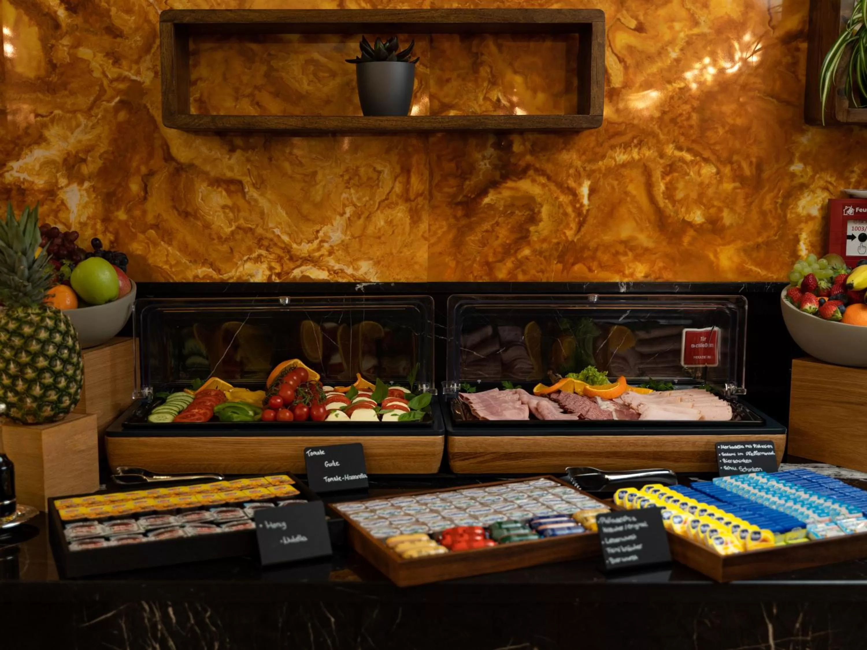 Buffet breakfast in Hotel Unique Pearl