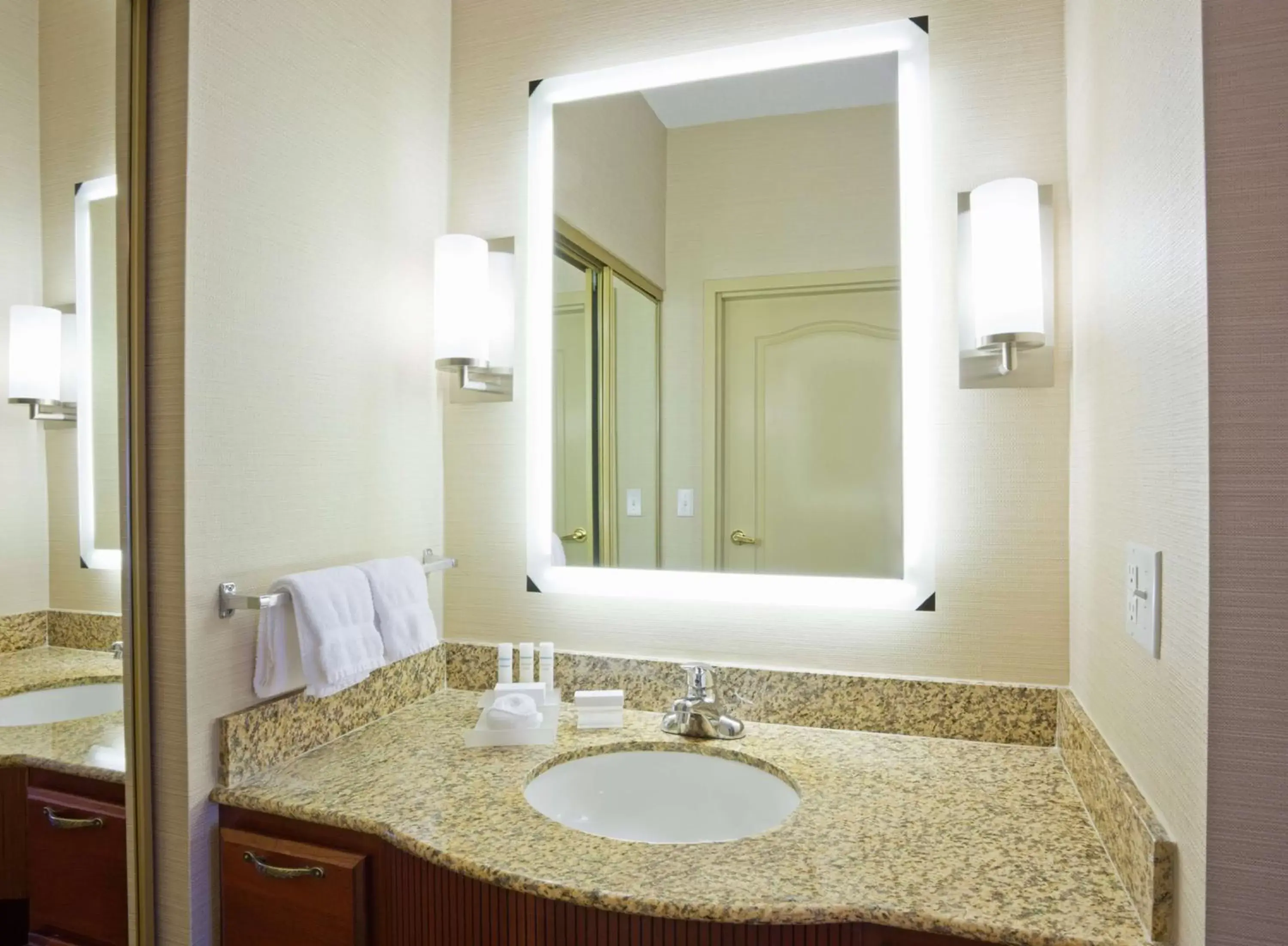 Bathroom in Homewood Suites by Hilton Sioux Falls