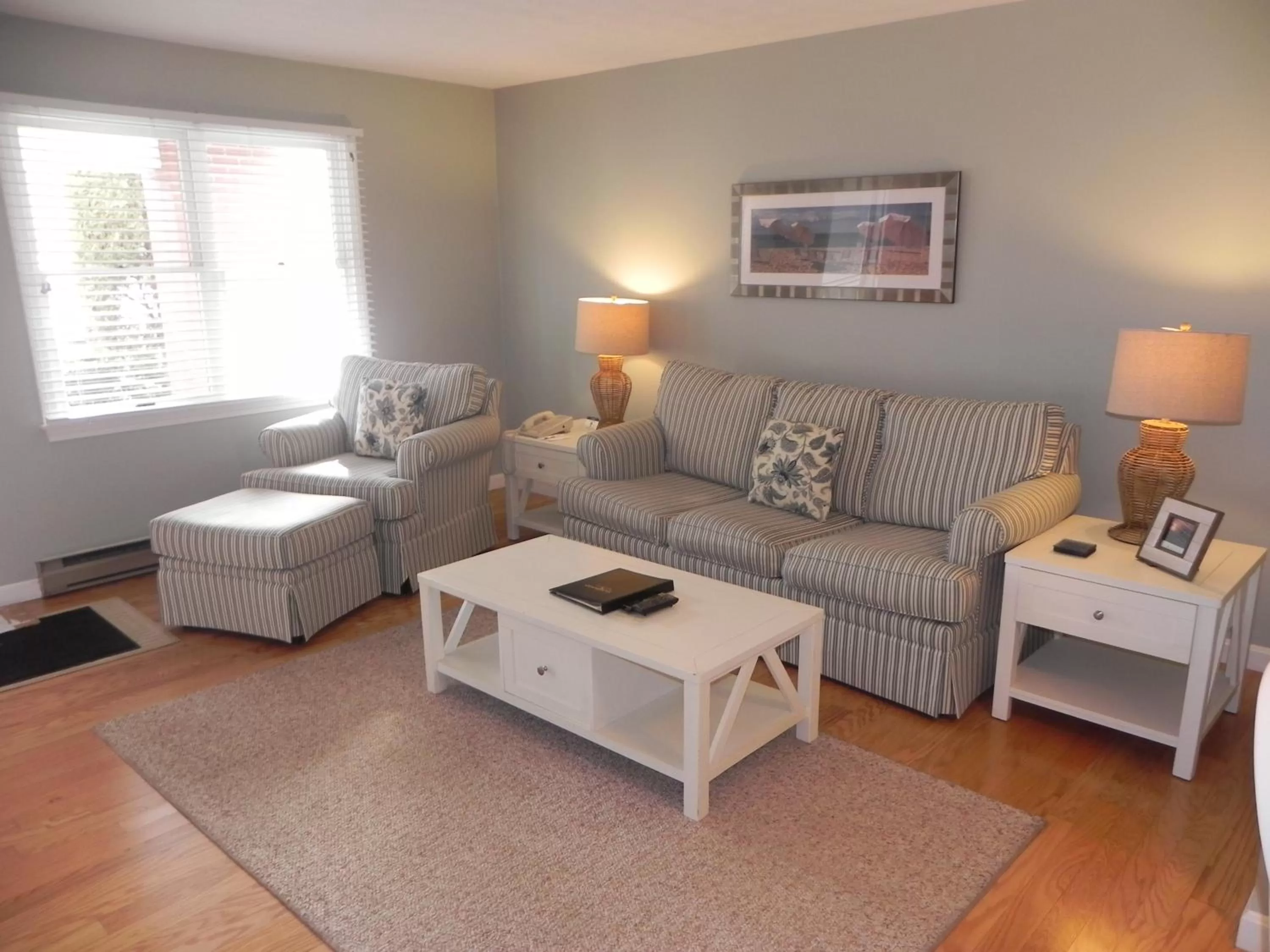 Living room, Seating Area in Elmwood Resort Hotel