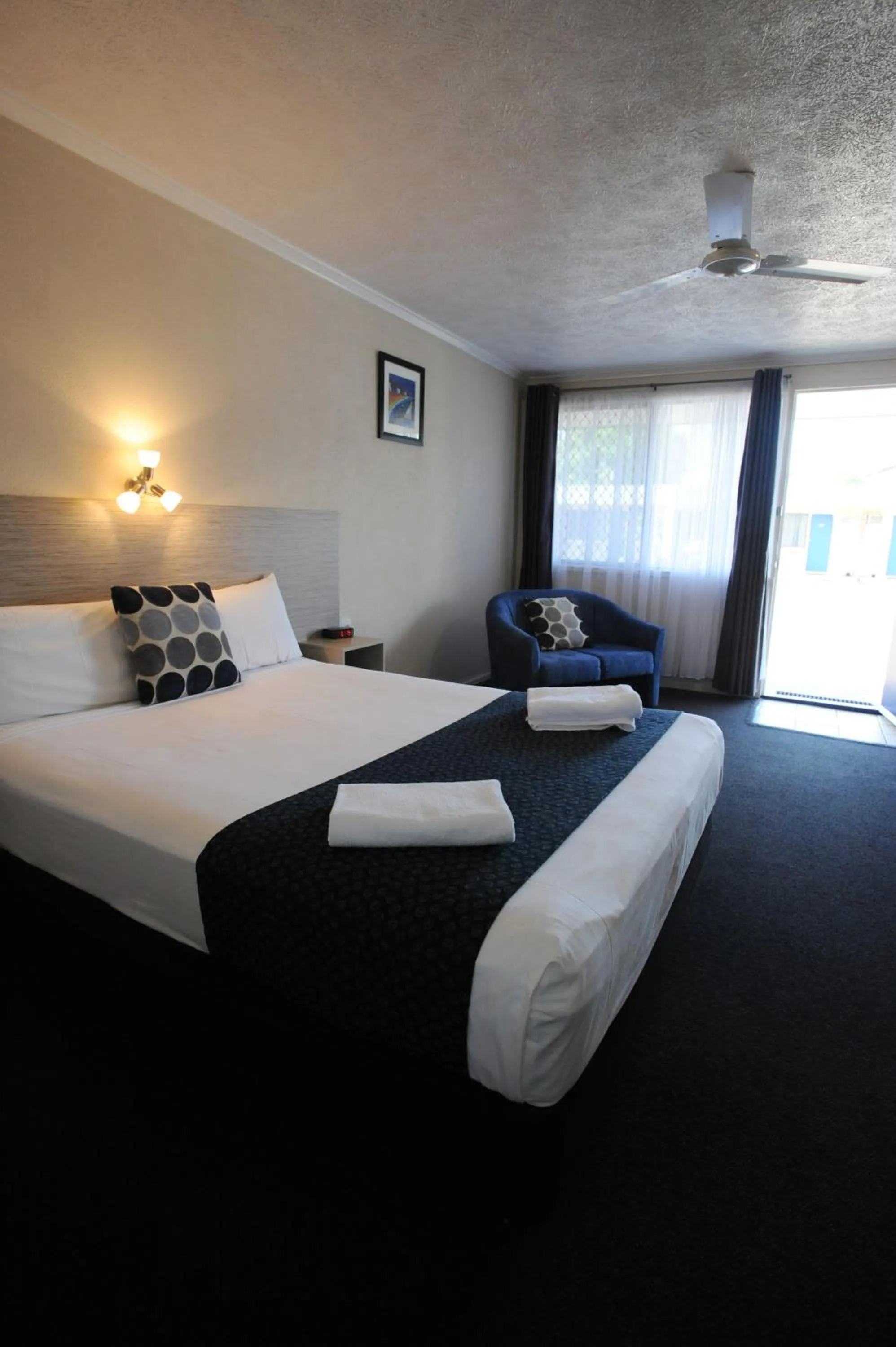 Bed in Shoredrive Motel