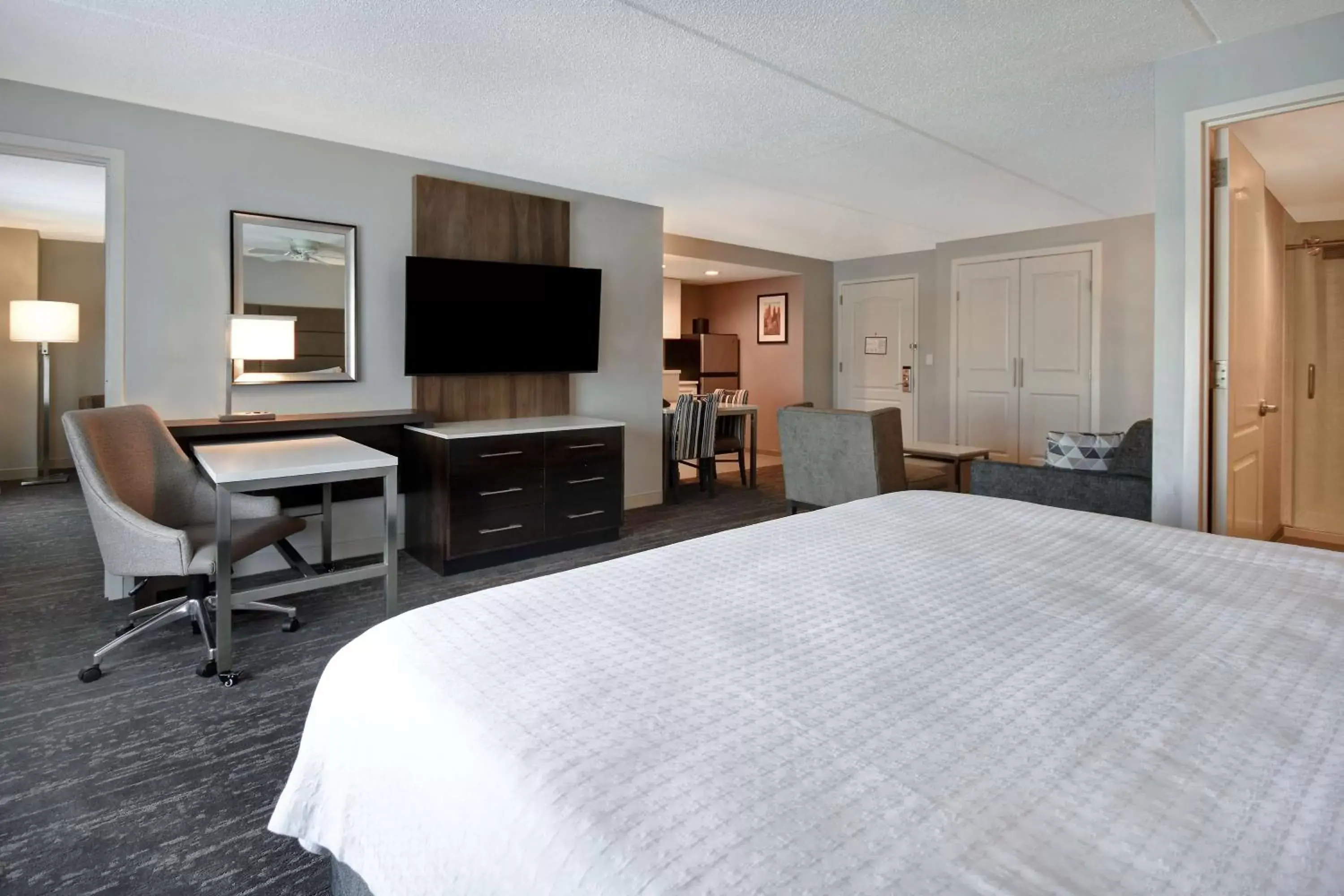 Bed in Homewood Suites by Hilton Philadelphia-City Avenue