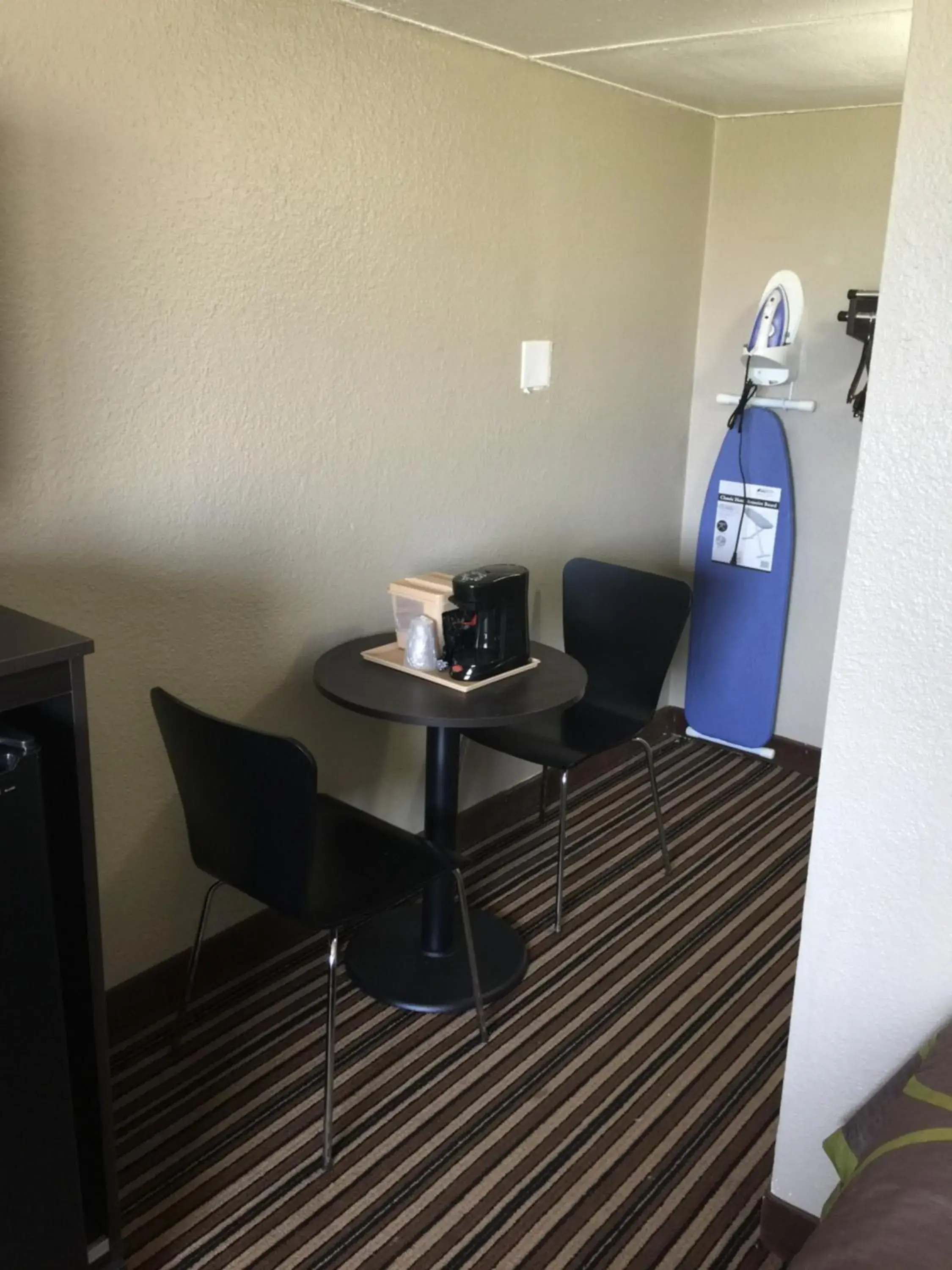 Seating area, TV/Entertainment Center in Super 8 by Wyndham Florence