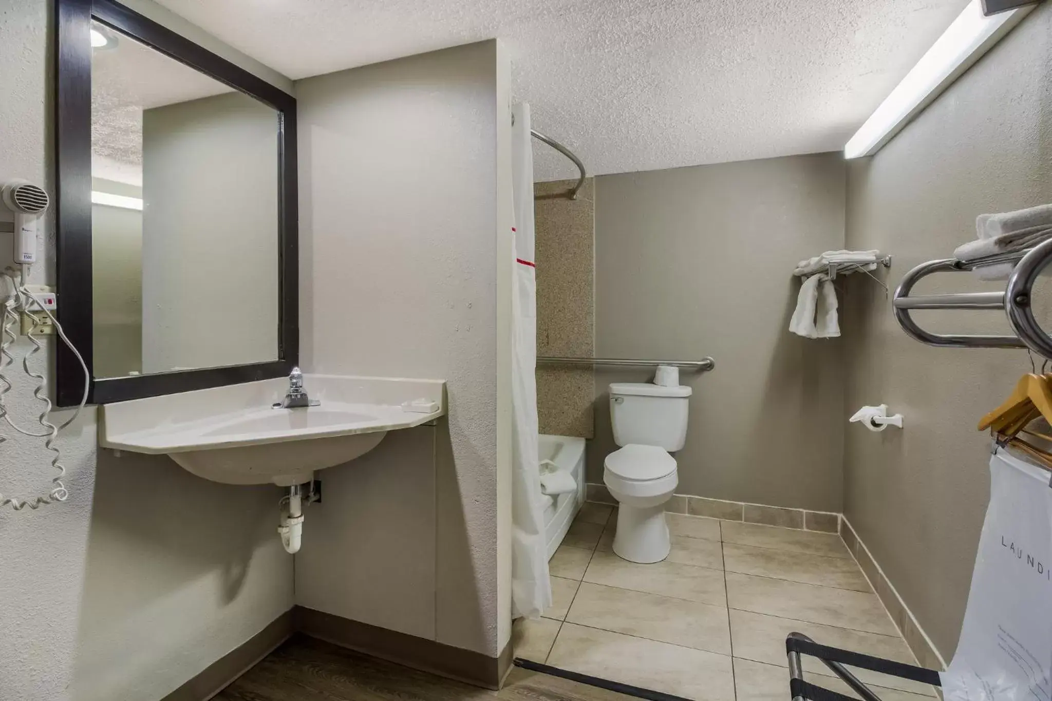 Bathroom in Red Roof Inn New Stanton