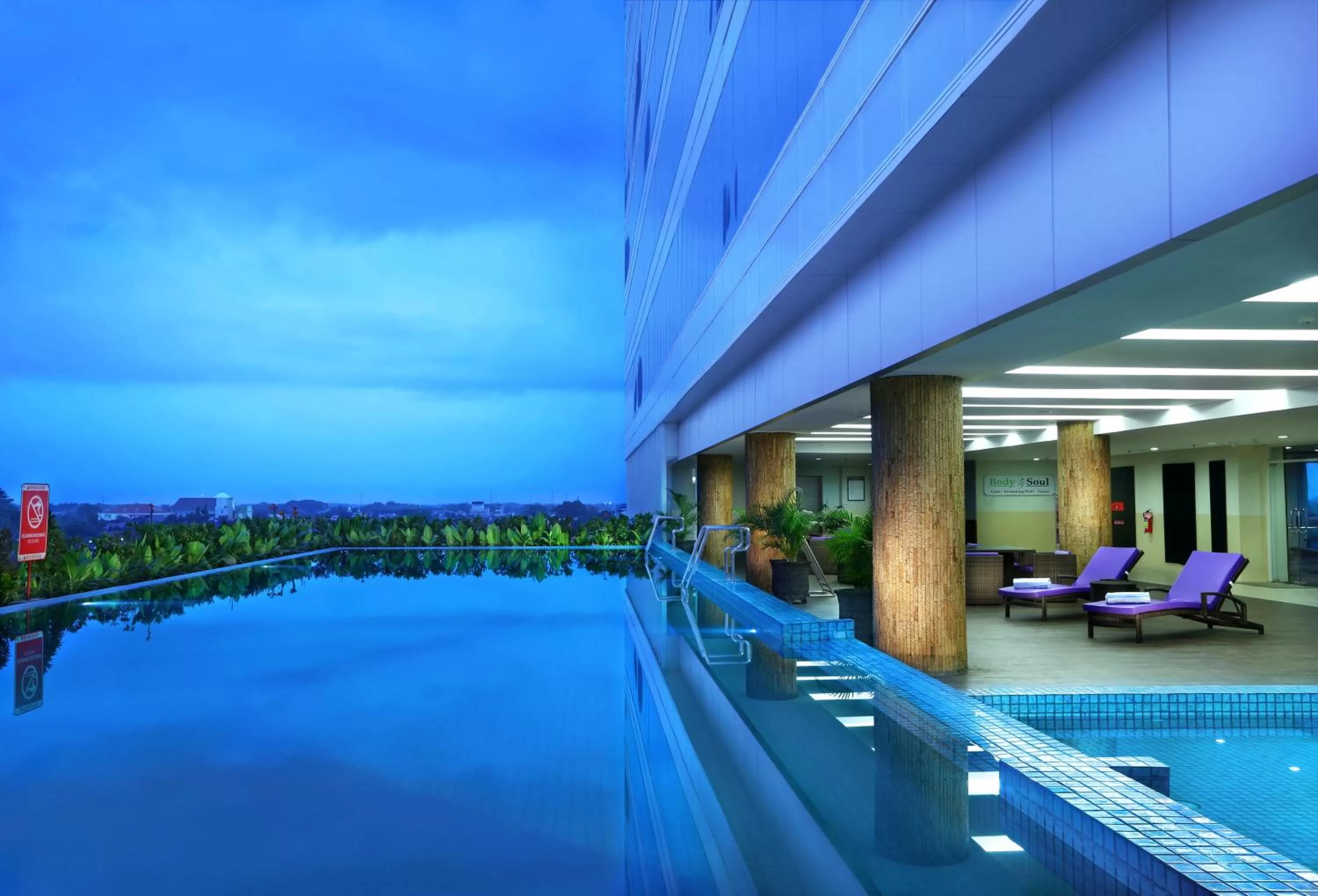 Swimming pool in Aston Madiun Hotel & Conference Center