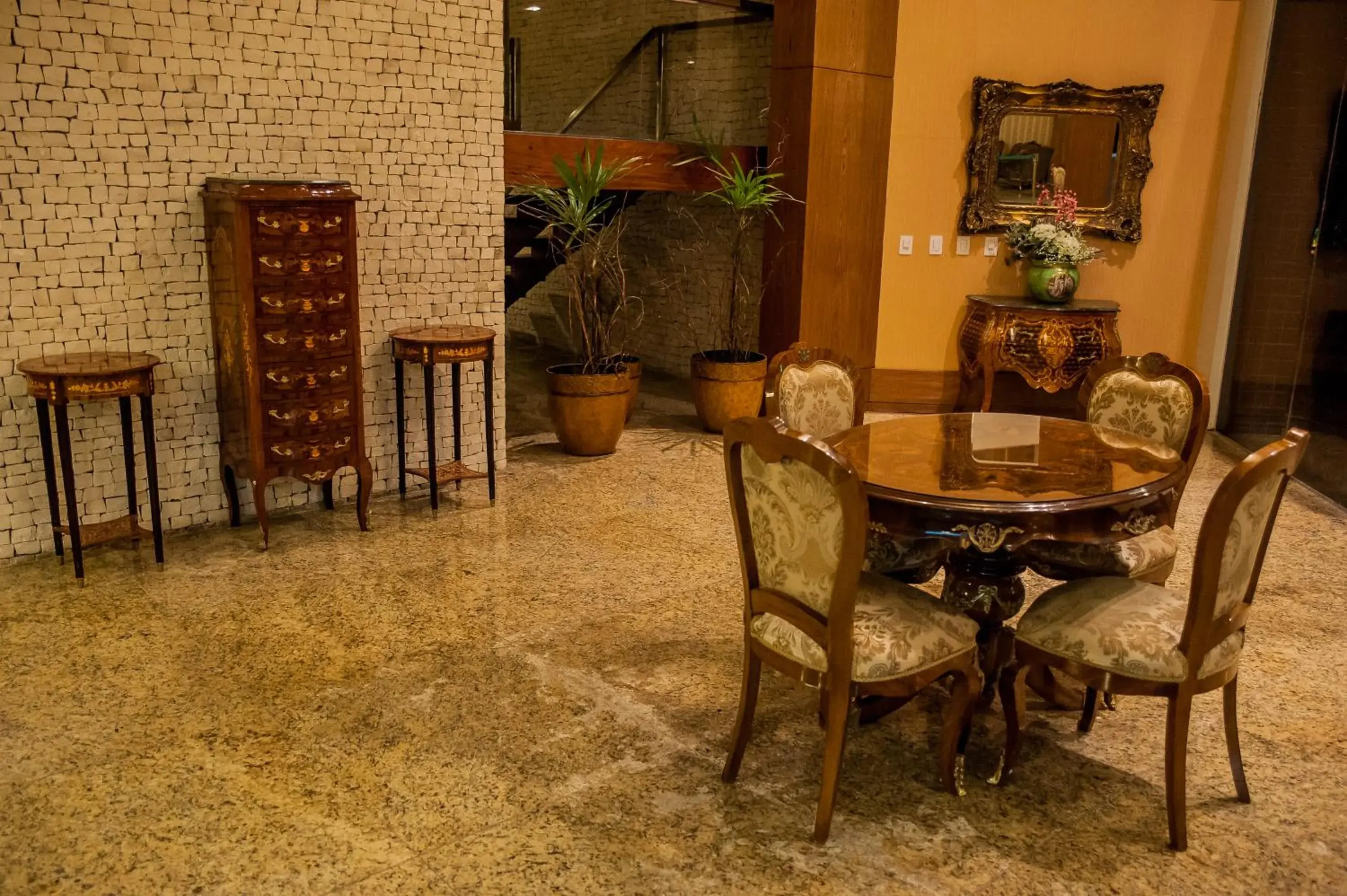 Dining Area in Garbos Trade Hotel