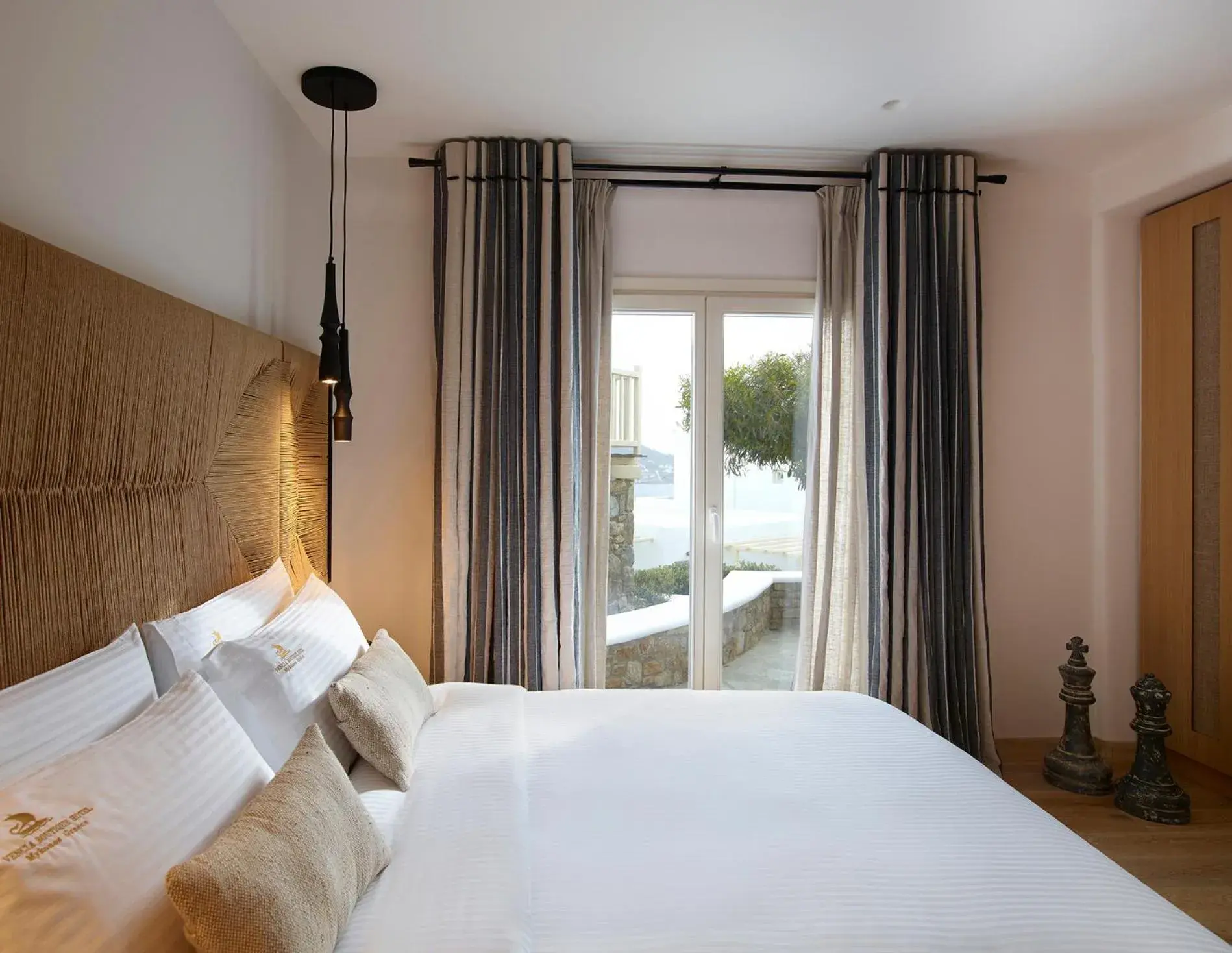 Bed in Vencia Boutique Hotel