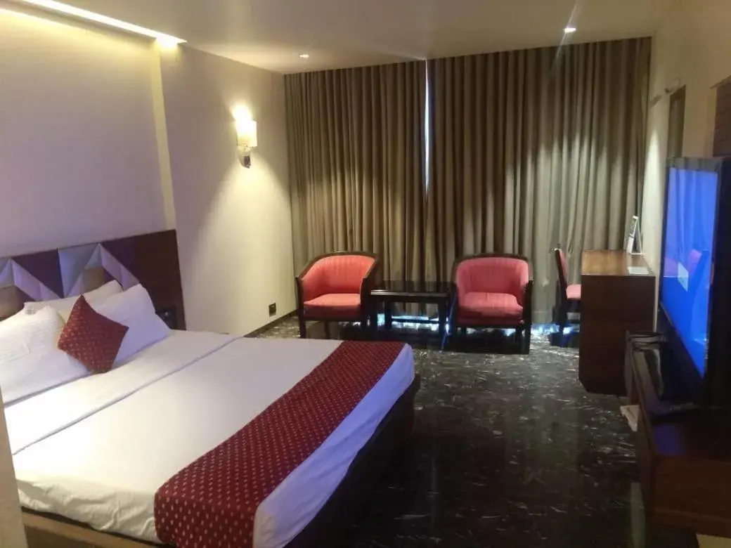 Bedroom in Quality Inn Regency, Nashik