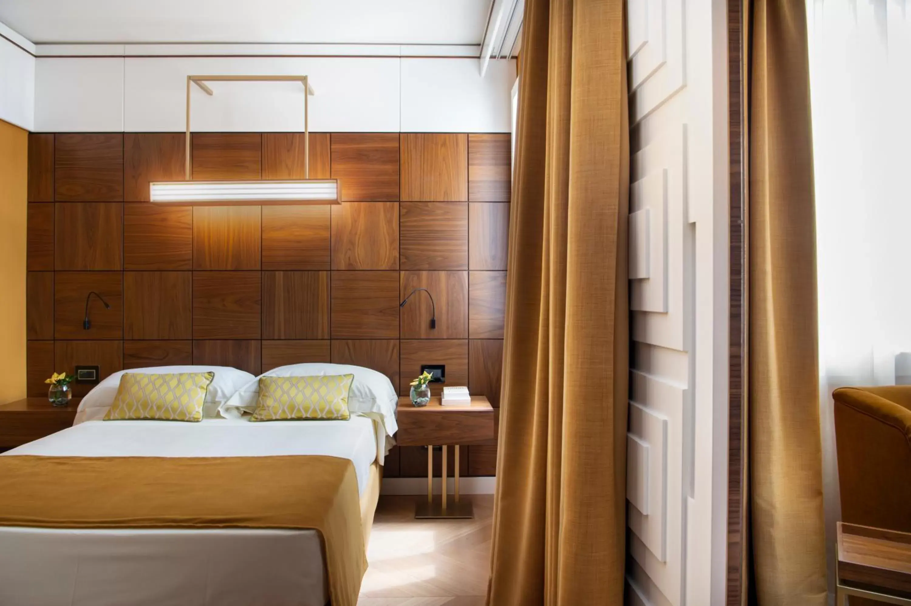 Bedroom, Bed in Hotel degli Orafi