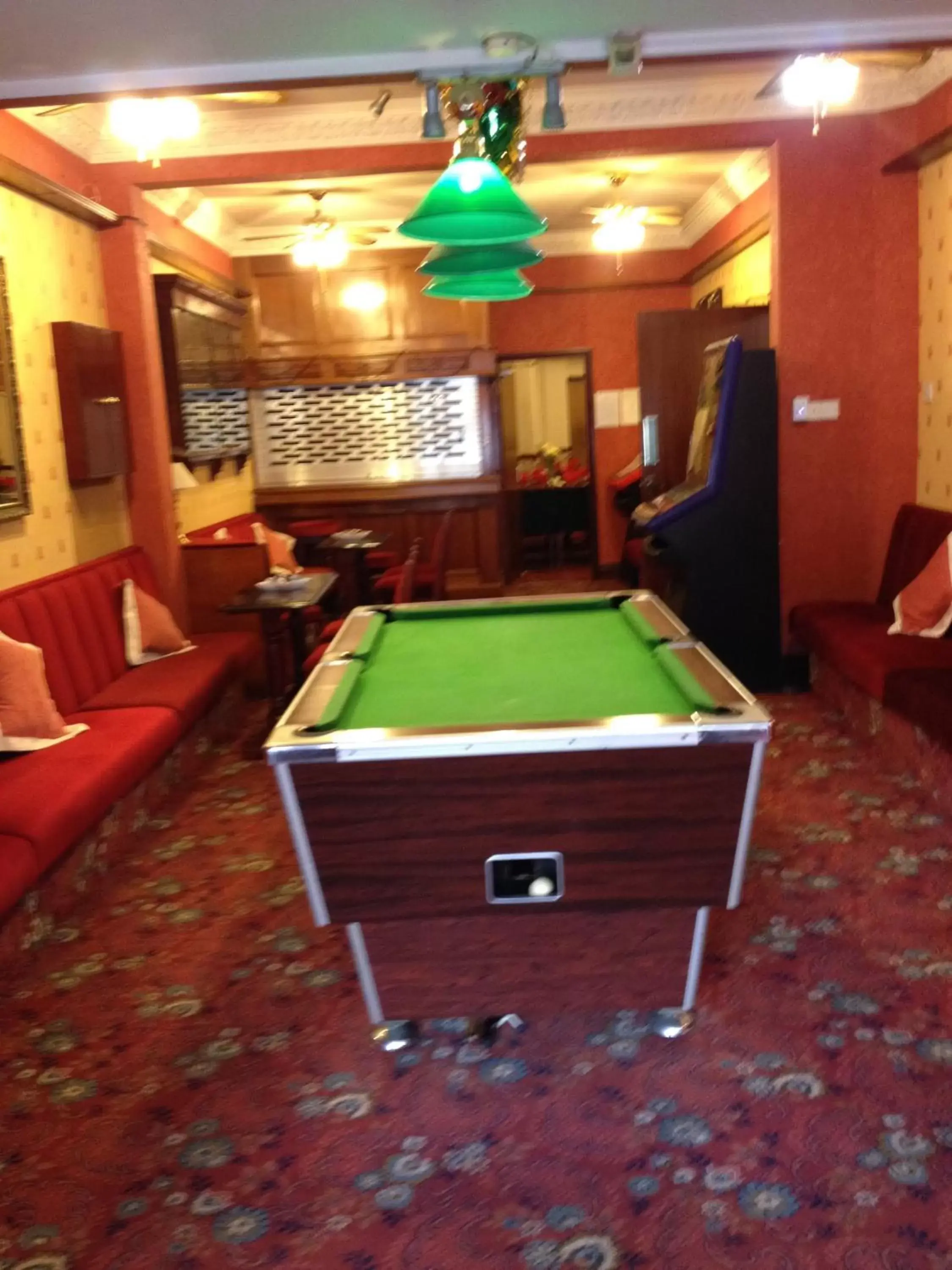 Billiard, Billiards in Lyndhurst Hotel