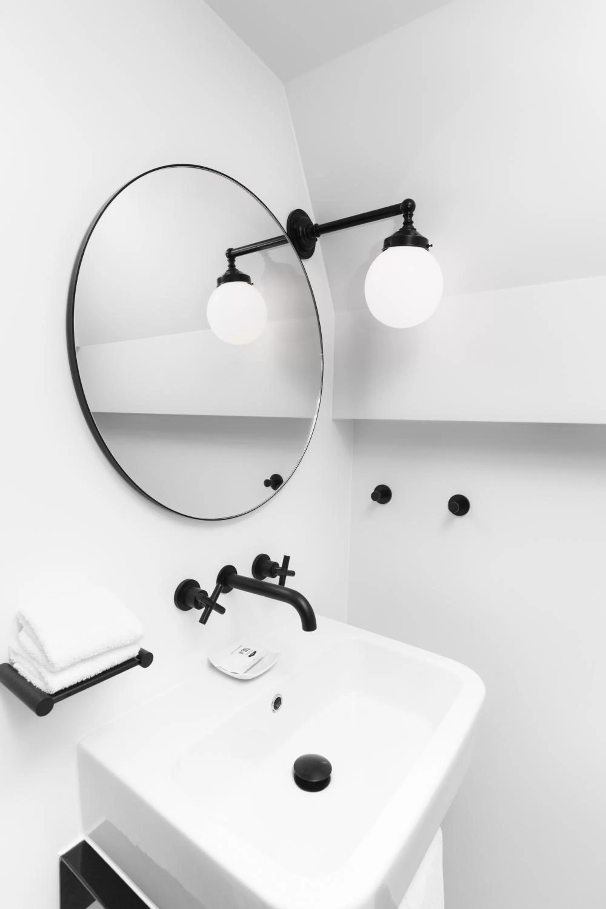 Bathroom in Ovolo Sydney Woolloomooloo, a Wyndham Hotel