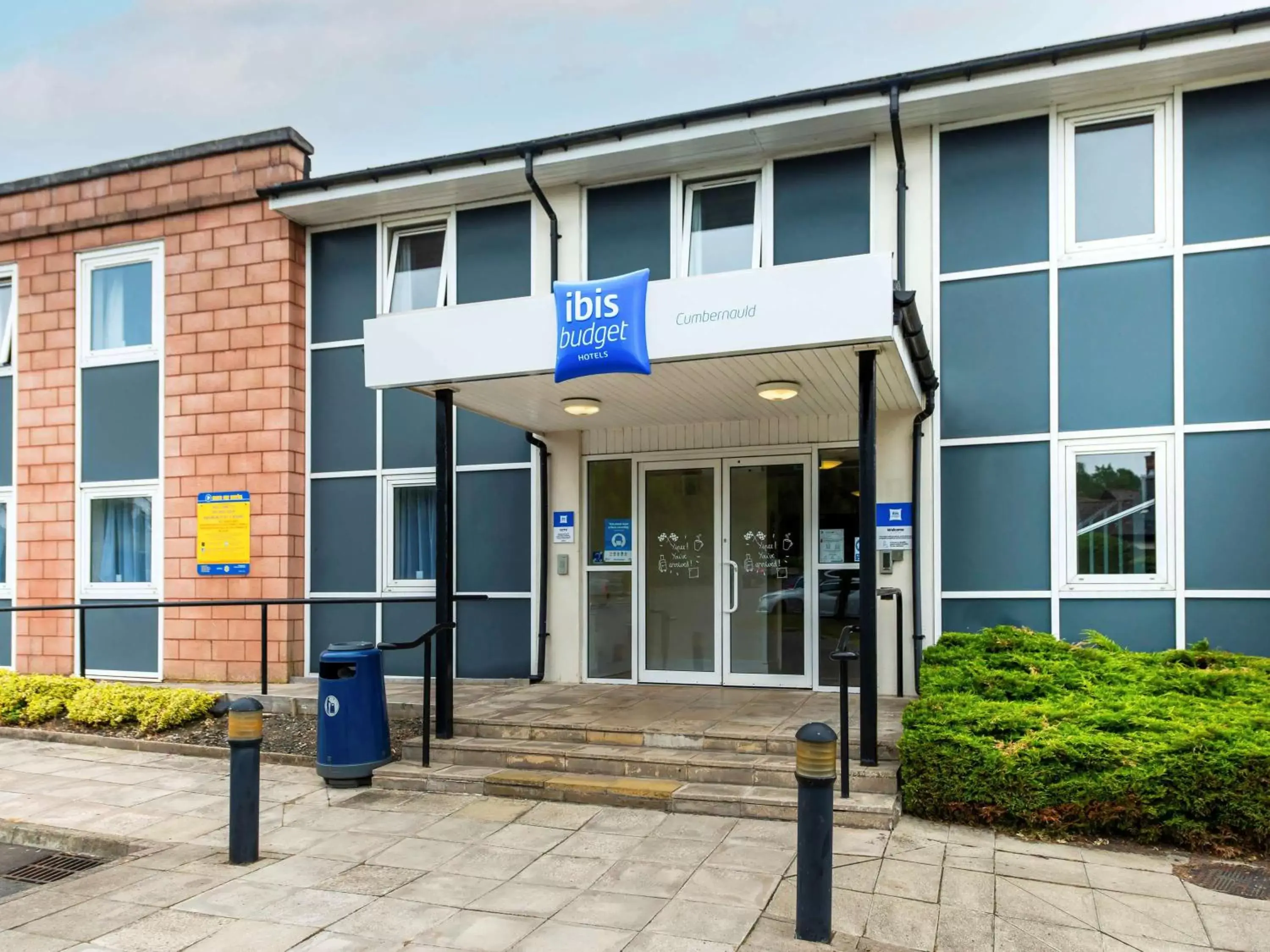 go2 Glasgow Cumbernauld Hotel - Free Parking and Pet Friendly go2 Glasgow Cumbernauld Hotel - Free Parking and Pet Friendly