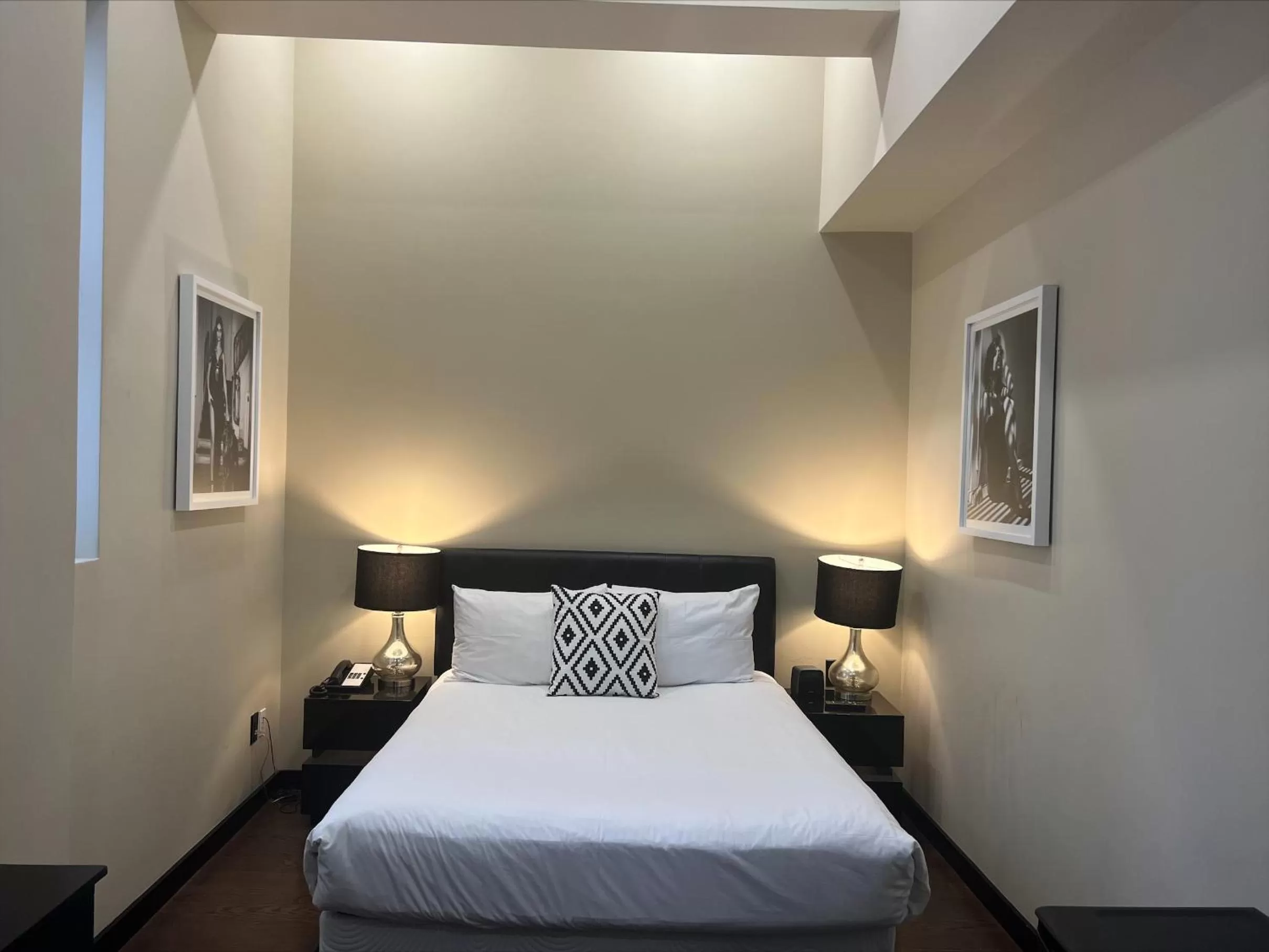 Bedroom, Bed in Cachet Boutique Hotel NYC