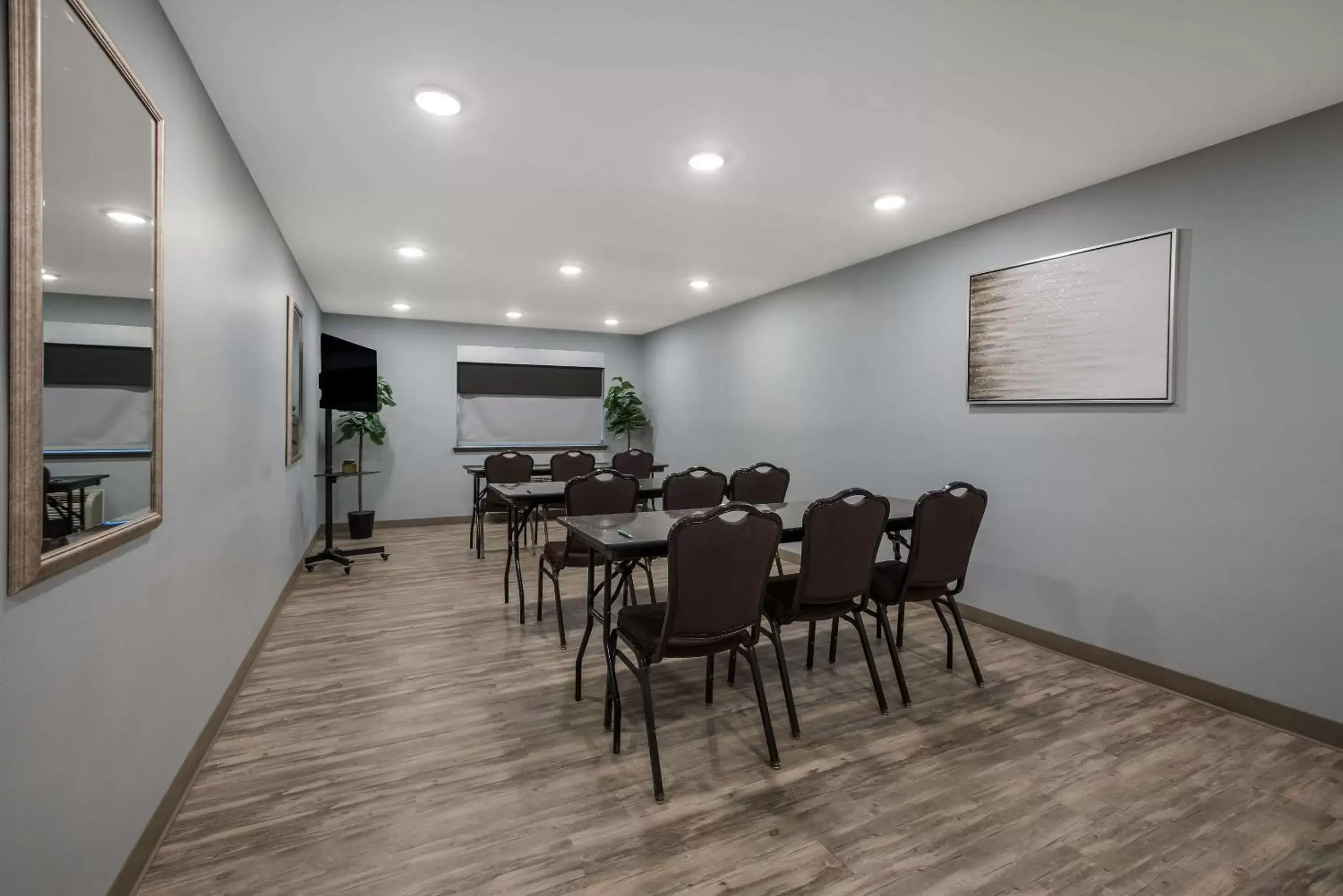 Meeting/conference room in Hotel 28 Boise Airport, Ascend Hotel Collection