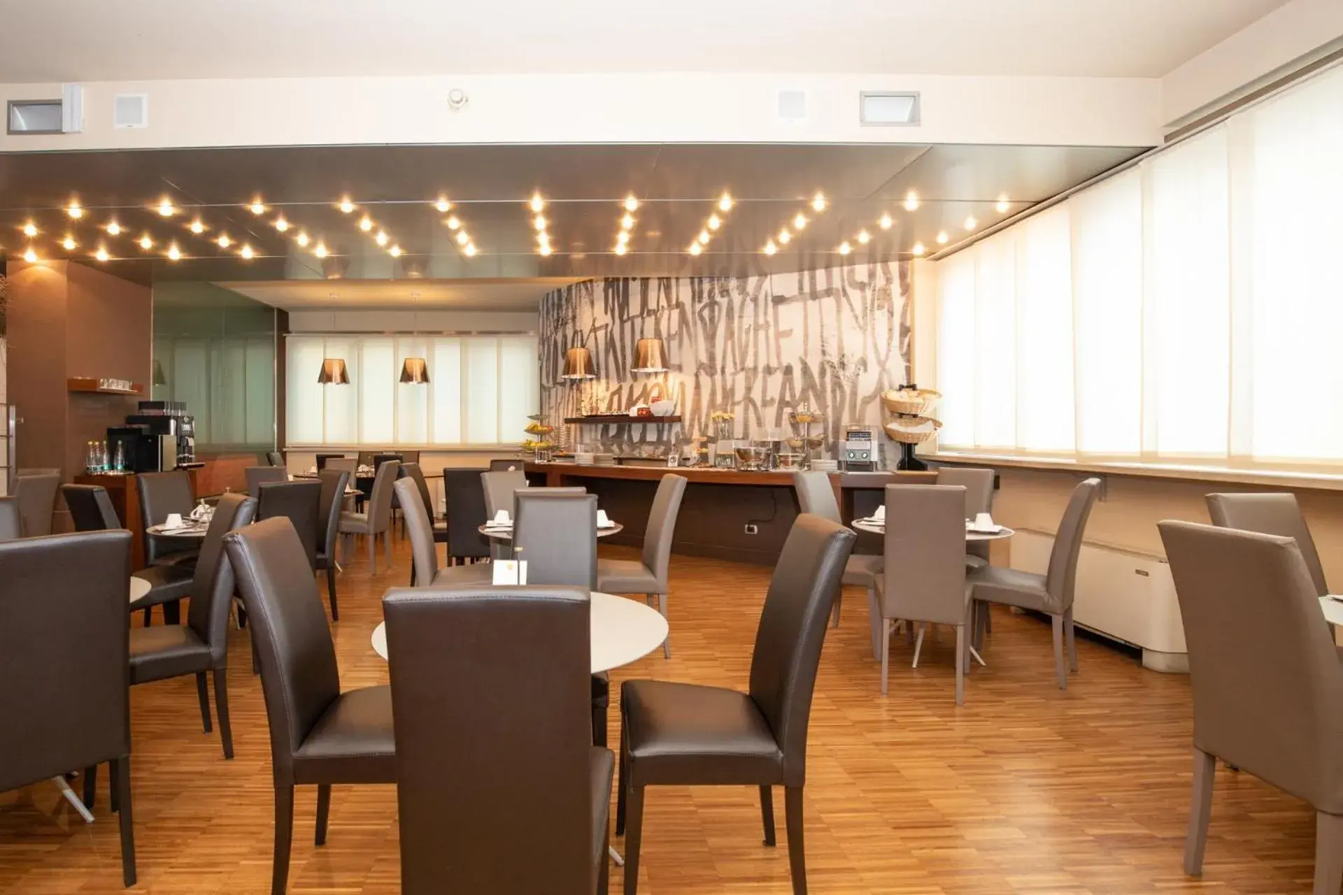 Lounge or bar, Restaurant/Places to Eat in Hotel Aleramo