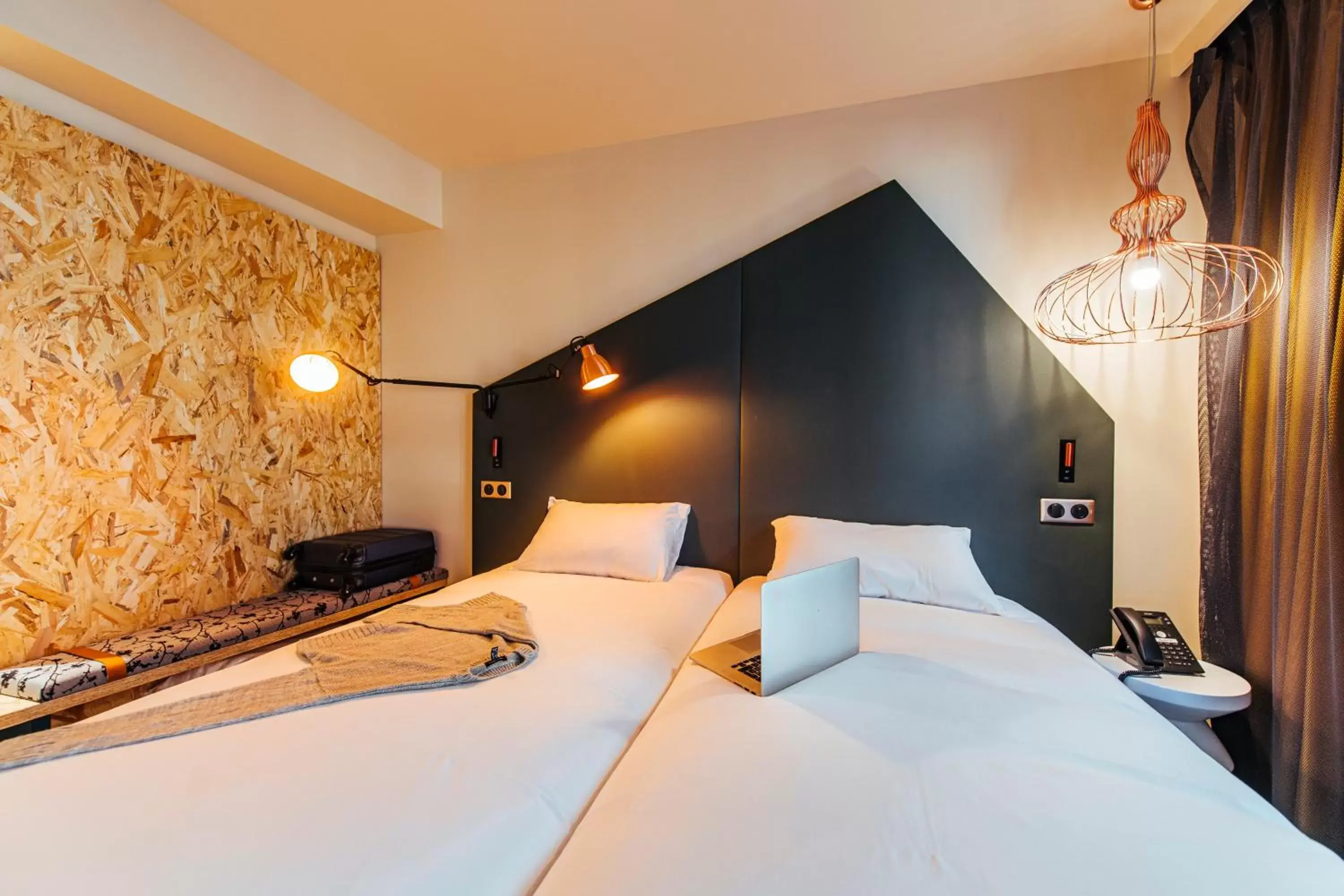 Bedroom, Bed in Ibis Styles Rouen Centre Rive Gauche