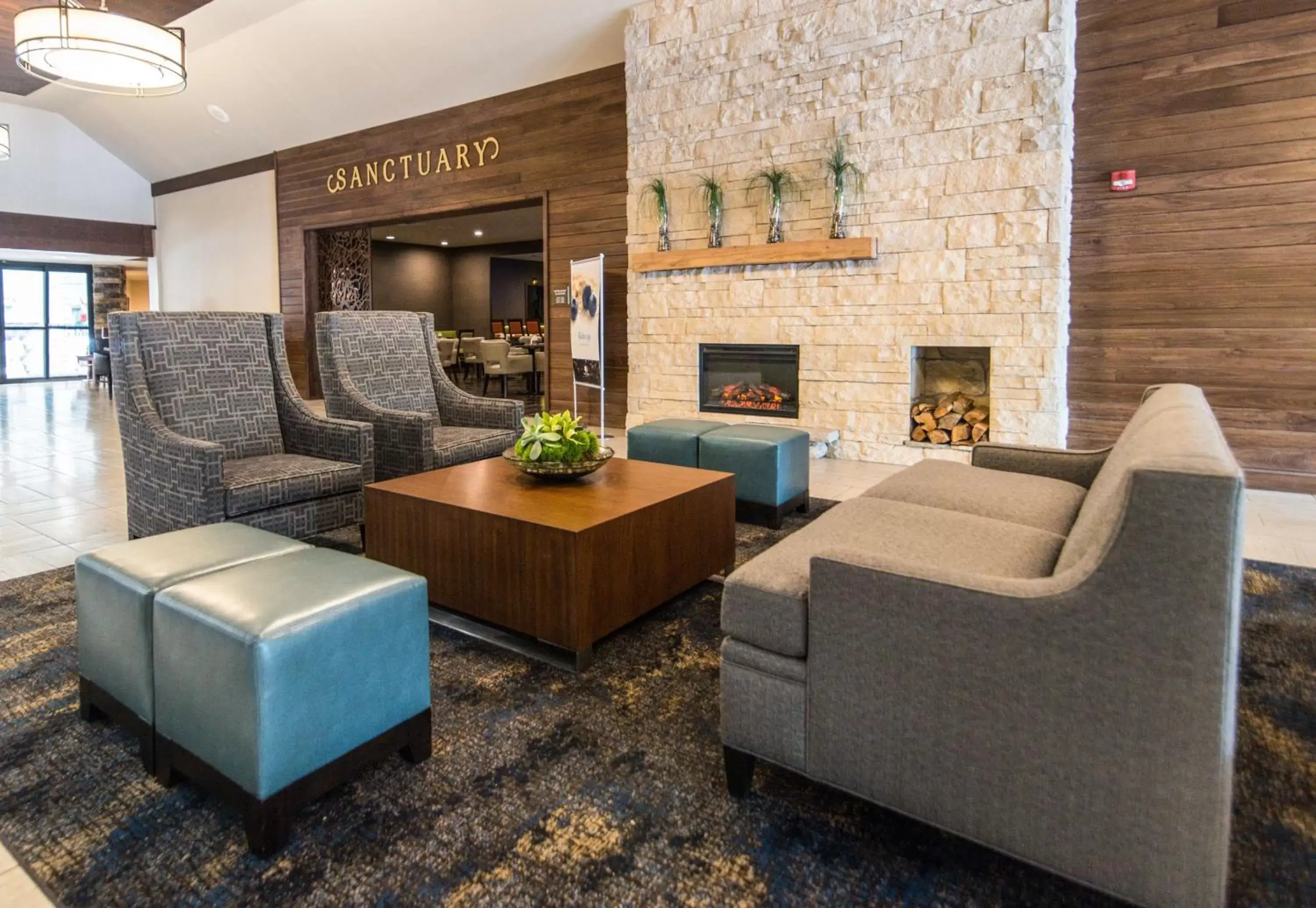 Property building, Seating Area in DoubleTree by Hilton Cleveland – Westlake