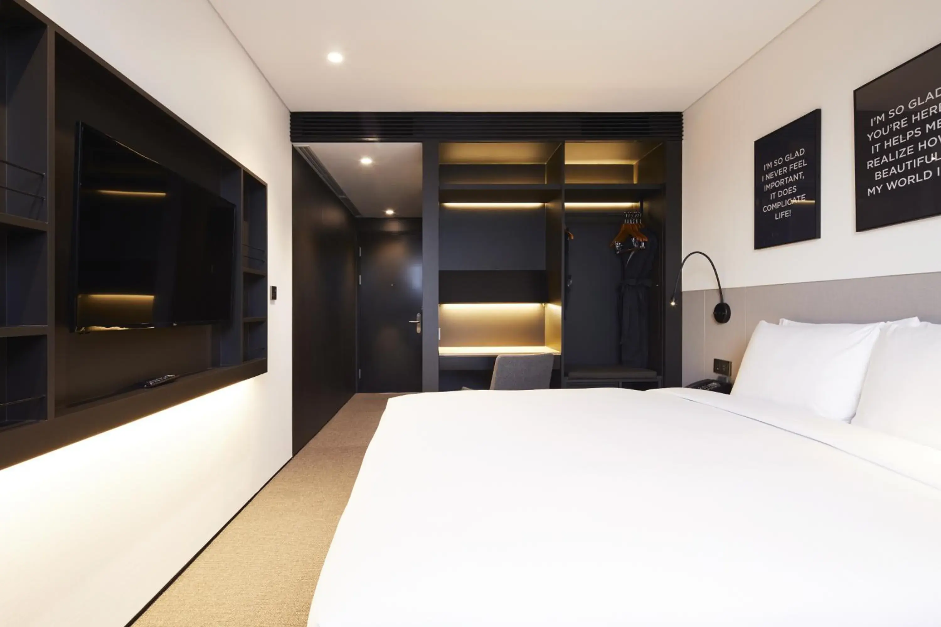 Bedroom, Bed in GLAD Gangnam COEX Center