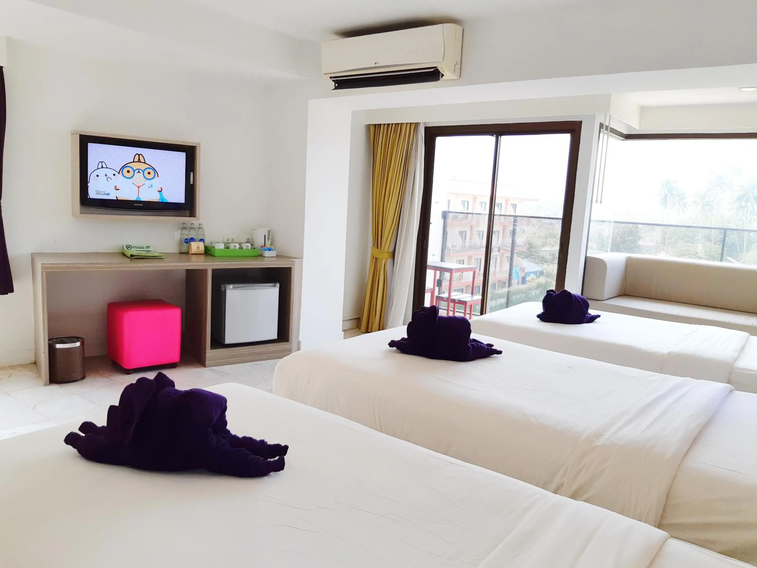 Photo of the whole room, Bed in Samui Verticolor