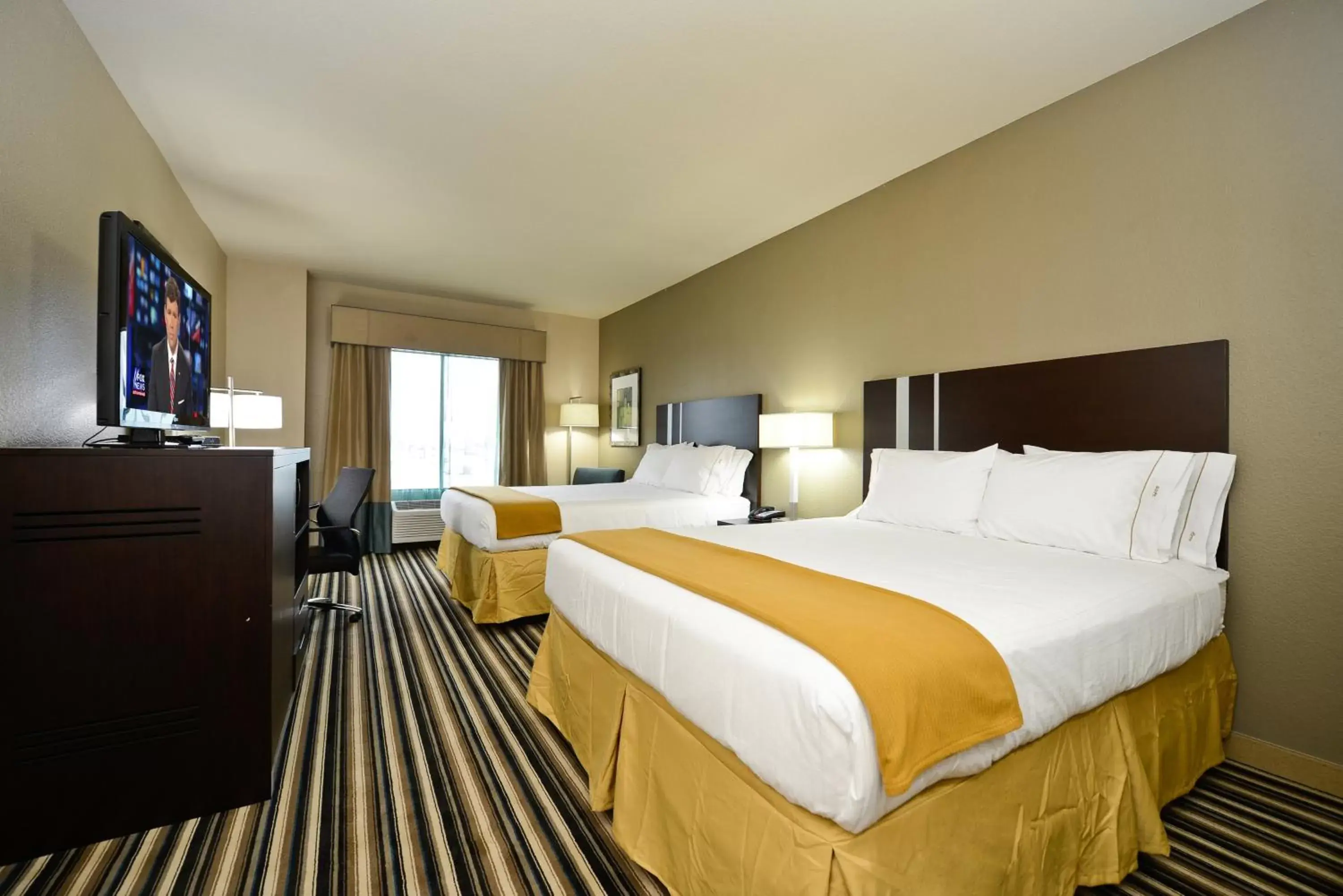 Photo of the whole room, Bed in Holiday Inn Express & Suites Forrest City, an IHG Hotel