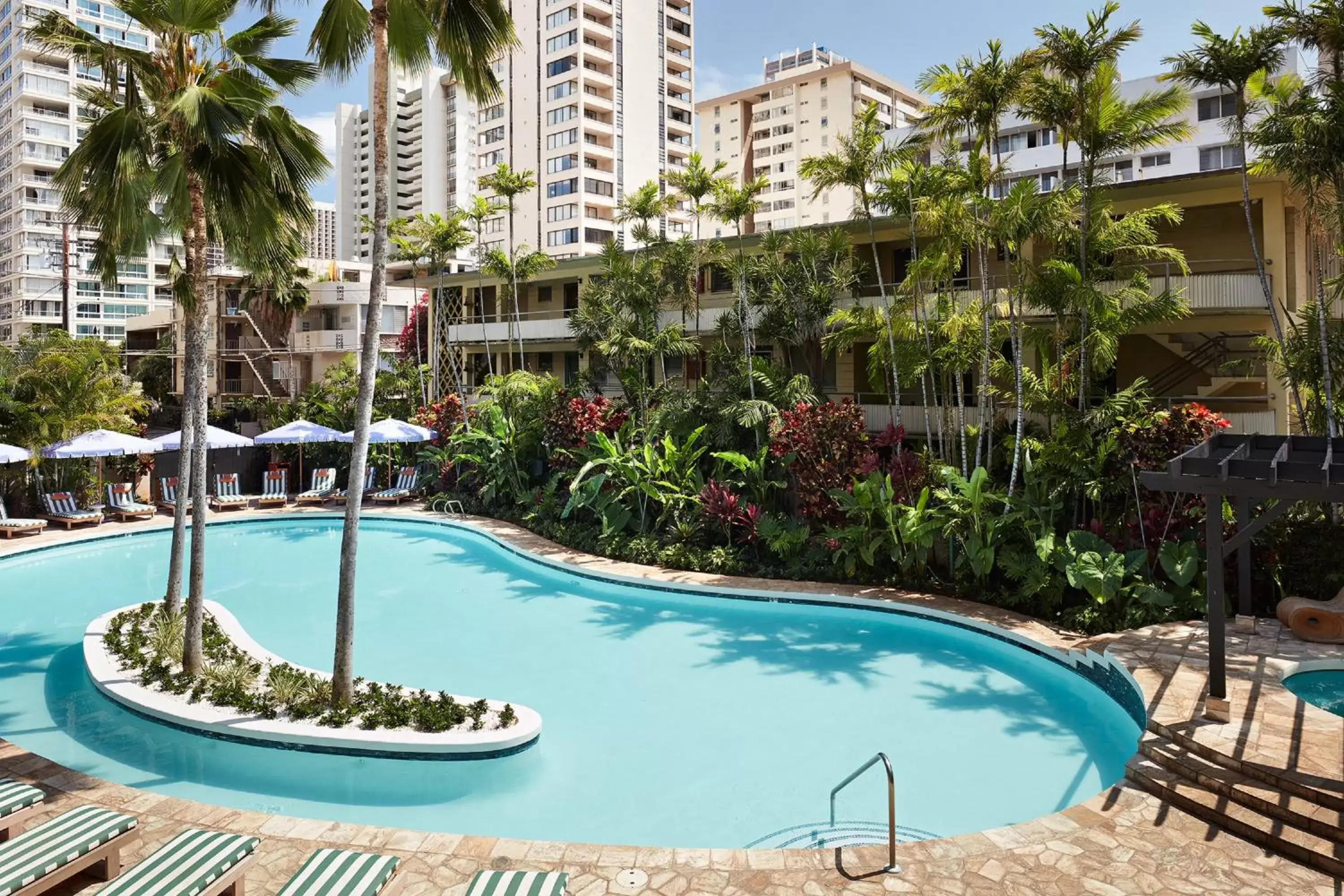 Swimming pool, Pool View in Wayfinder Waikiki