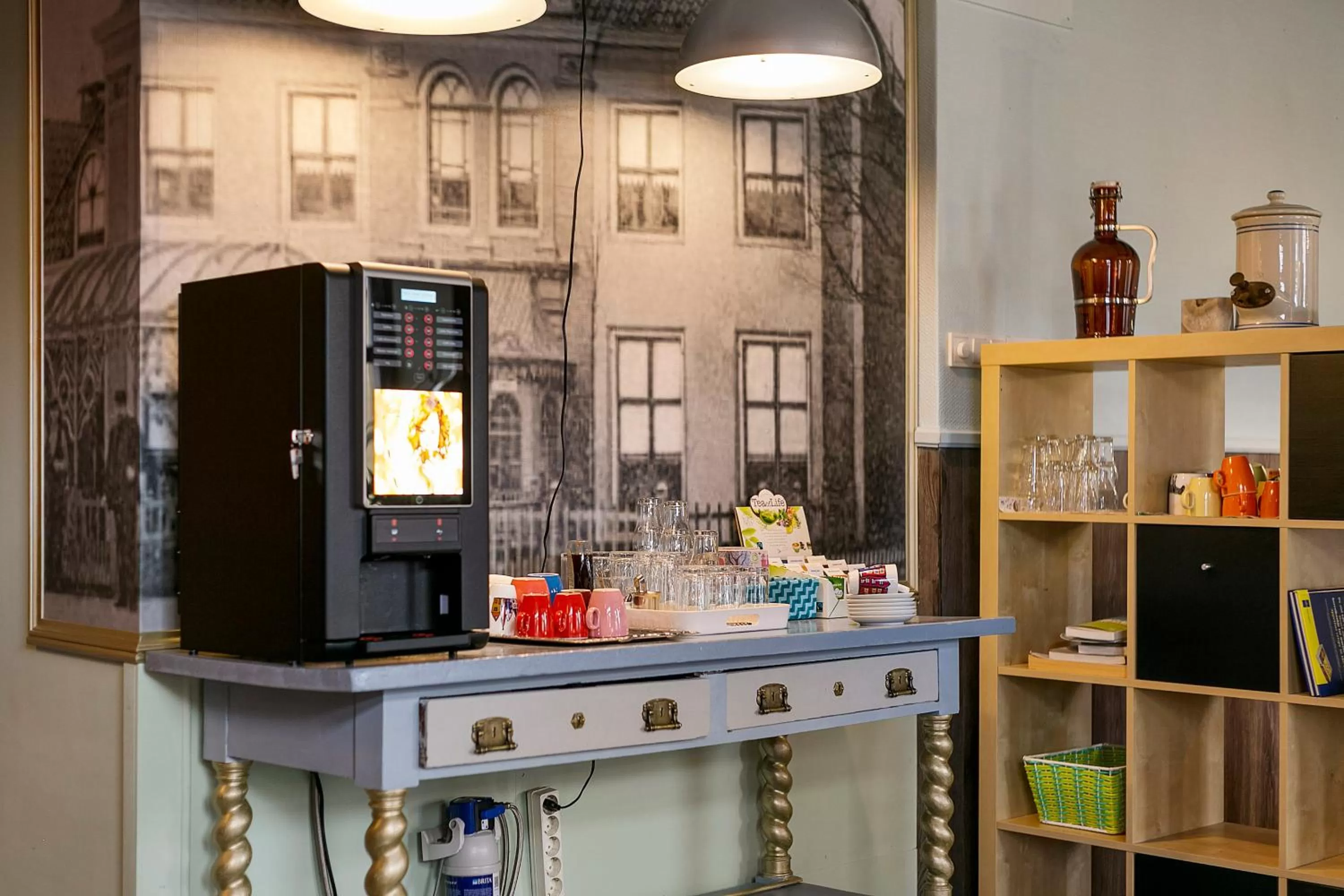 Coffee/tea facilities in B & B Marrum Hotel Marrum