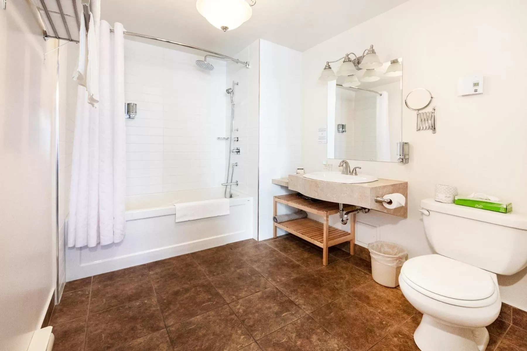 Toilet in Auberge Sous les Arbres