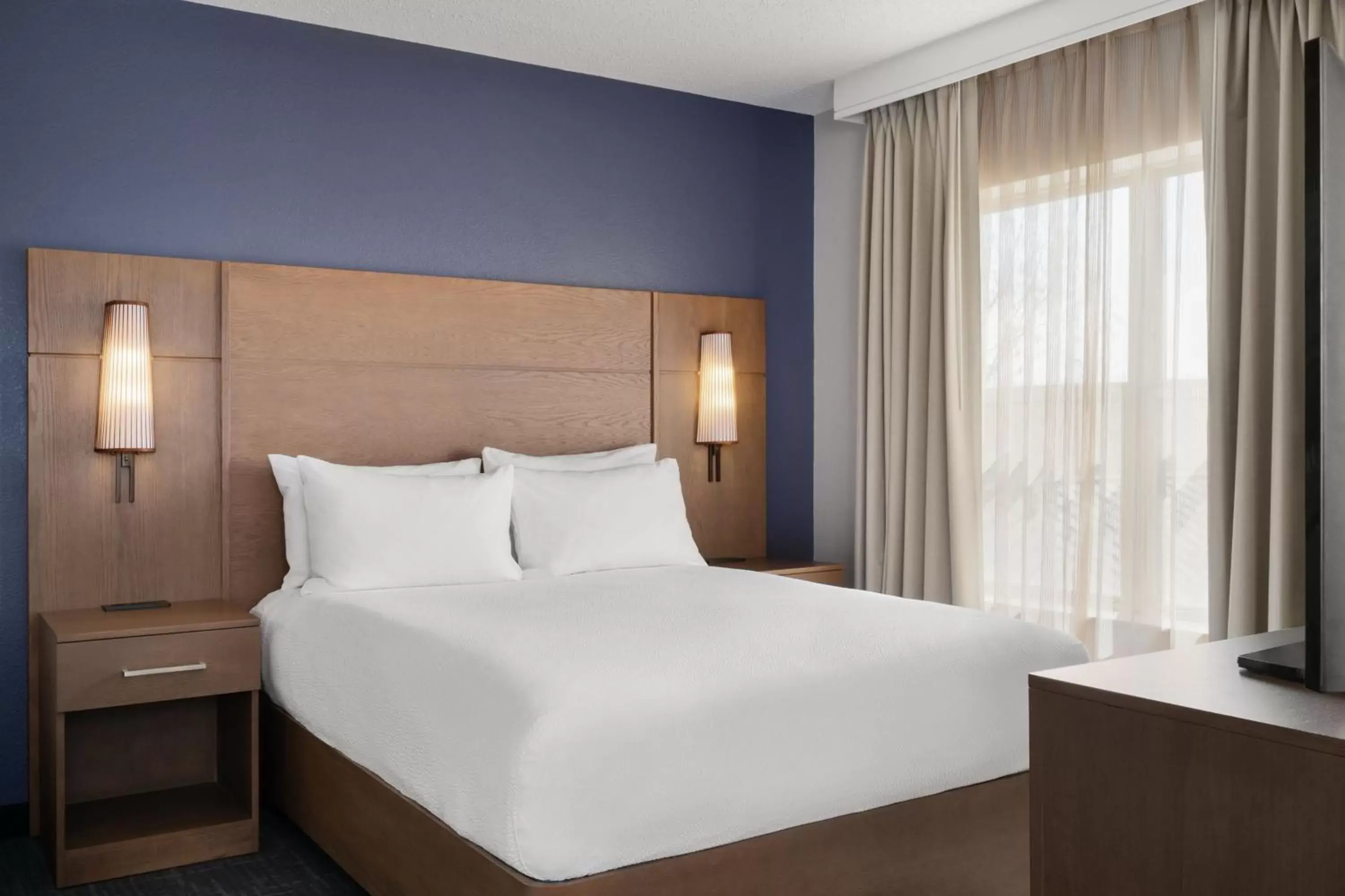 Bedroom, Bed in Residence Inn by Marriott Chicago Naperville/Warrenville