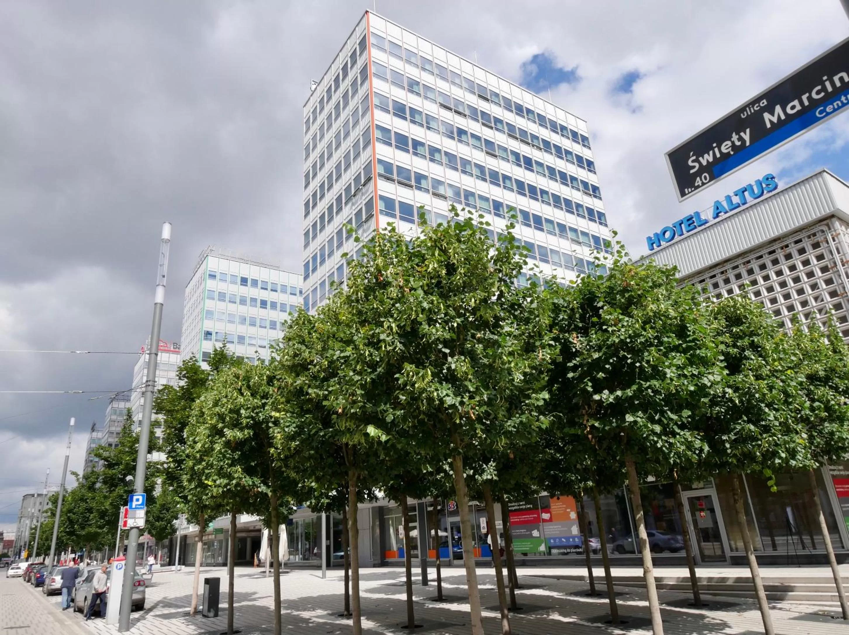 Facade/entrance in Hotel Altus Poznań Old Town - Destigo Hotels