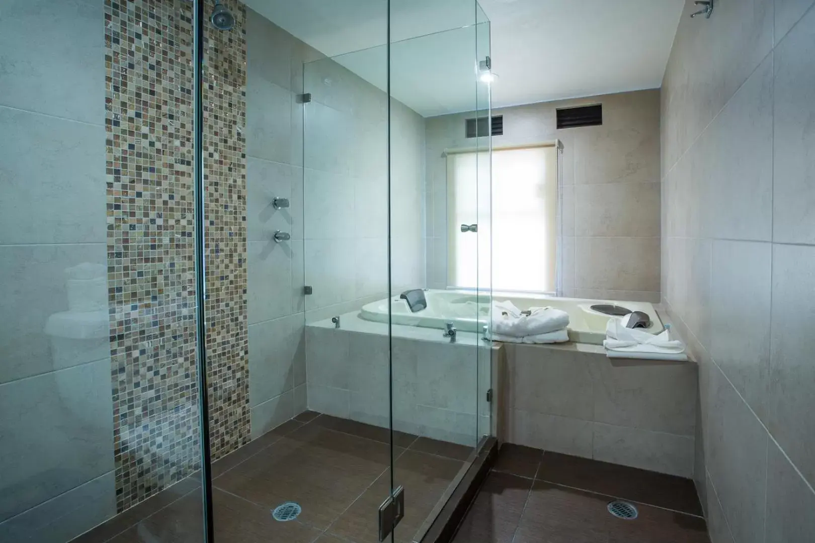 Bathroom in Hotel Puente Real