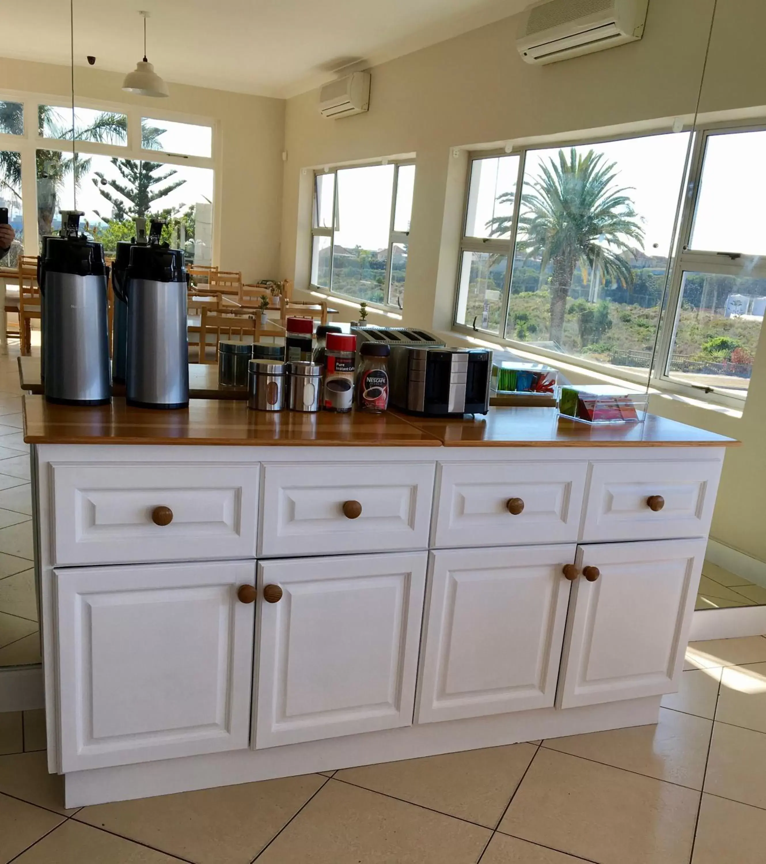 Restaurant/places to eat in La Mer Guesthouse Restaurant/places to eat in La Mer Guesthouse