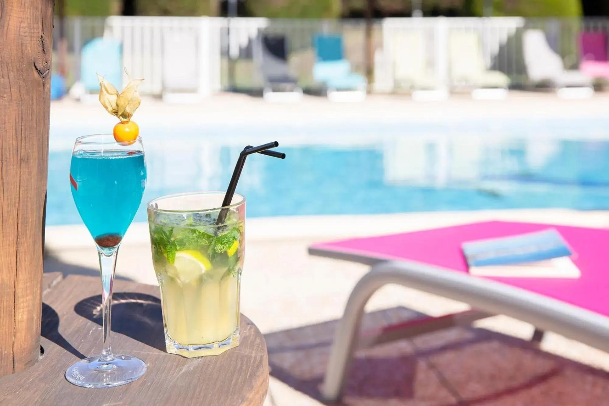 Swimming Pool in The Originals Boutique, Hotel Aquilon, Saint-Nazaire (Inter-Hotel)