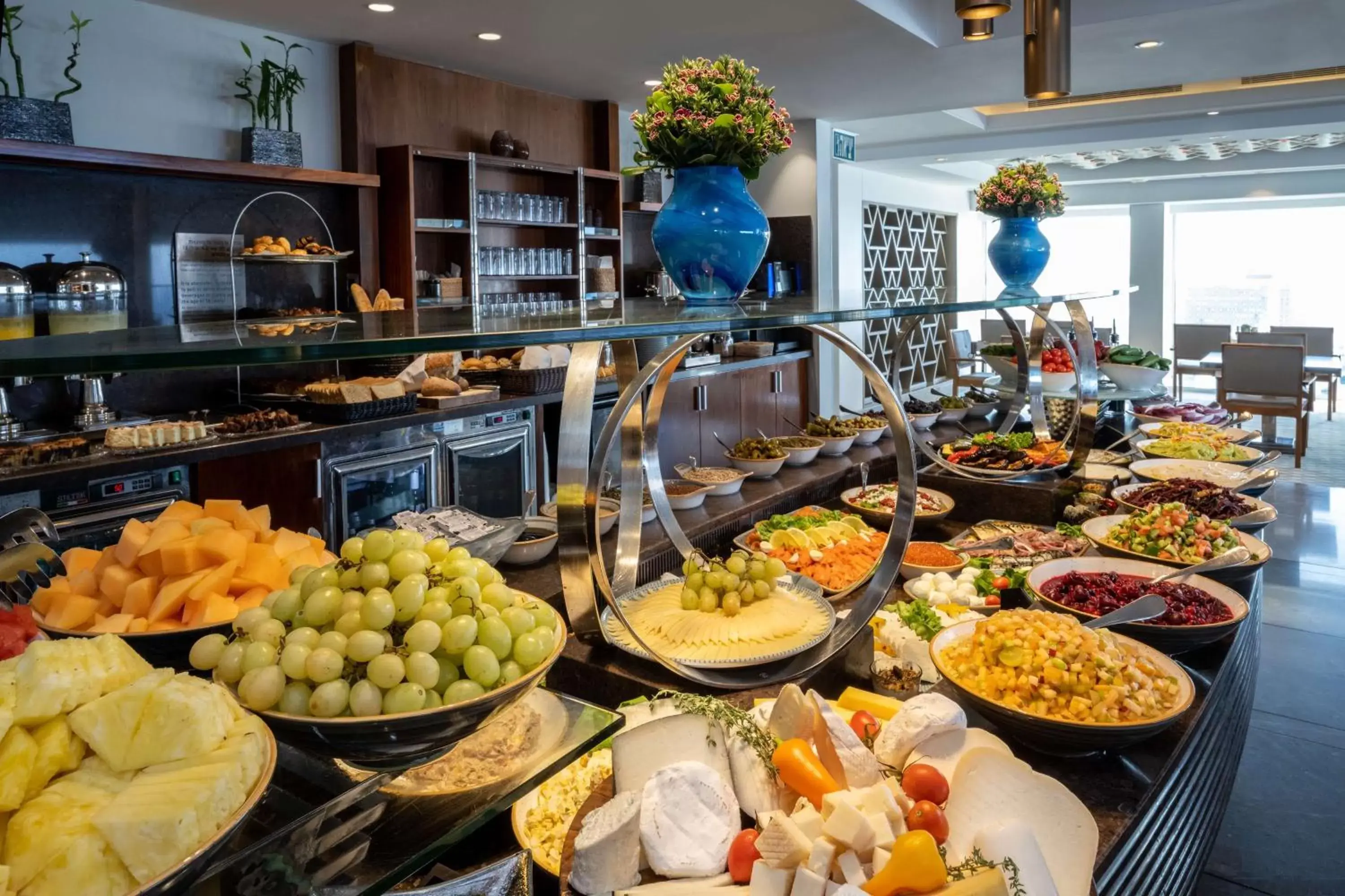 Dining area in The Vista At Hilton Tel Aviv