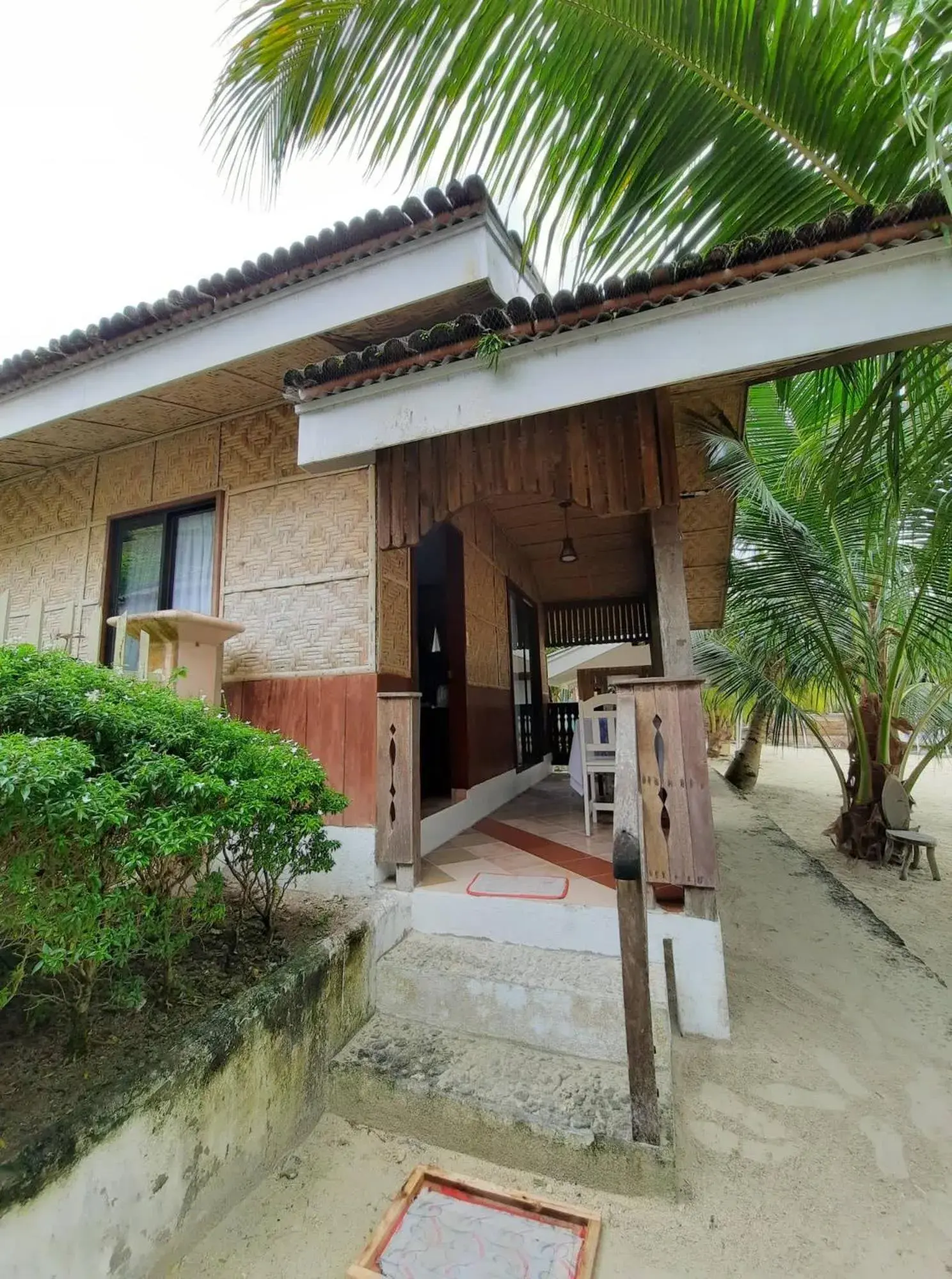 Deluxe Double Room with Balcony and Sea View in Hof Gorei Beach Resort Davao Deluxe Double Room with Balcony and Sea View in Hof Gorei Beach Resort Davao