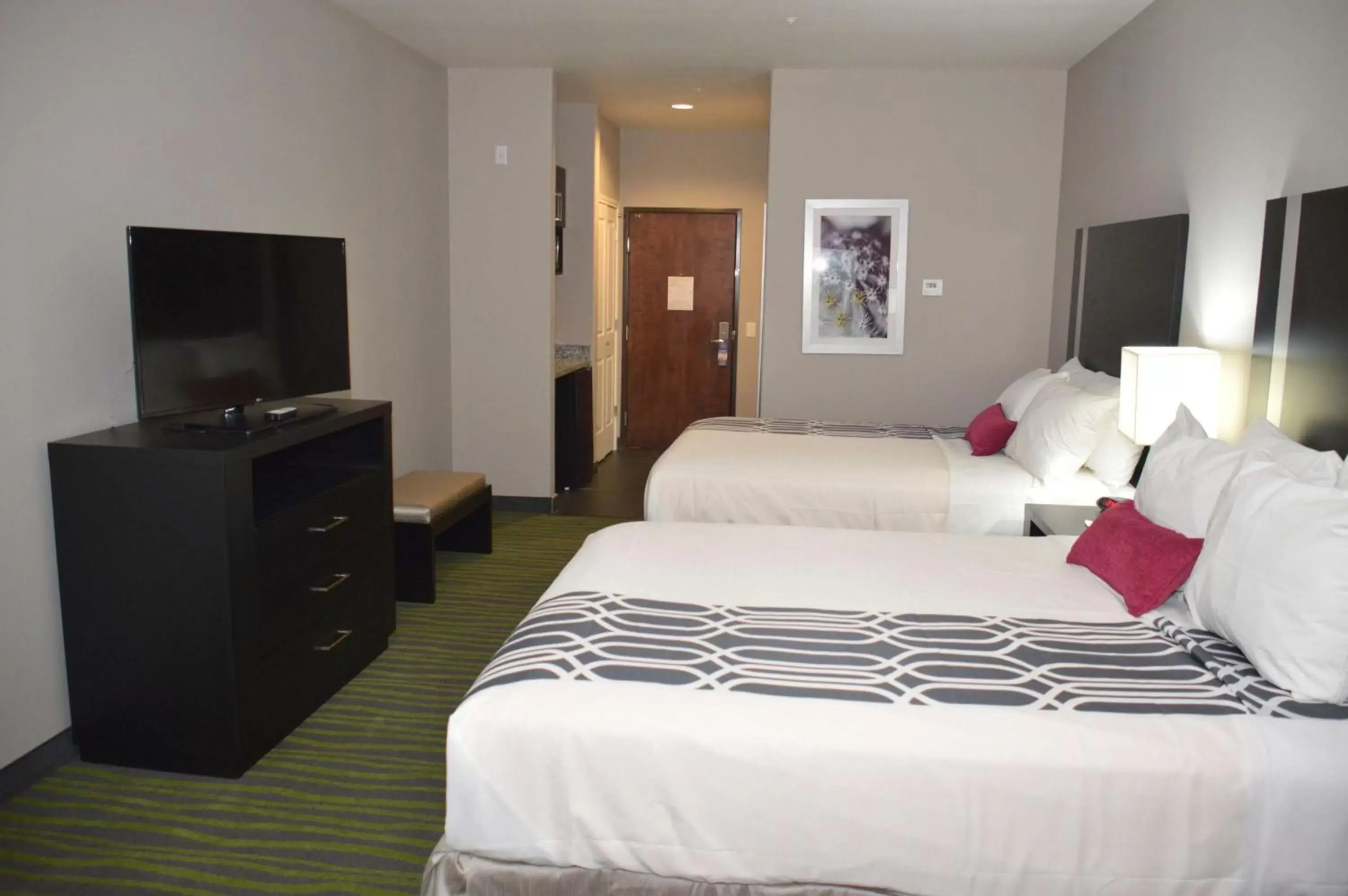 Photo of the whole room, Bed in Best Western Plus Dilley Inn & Suites