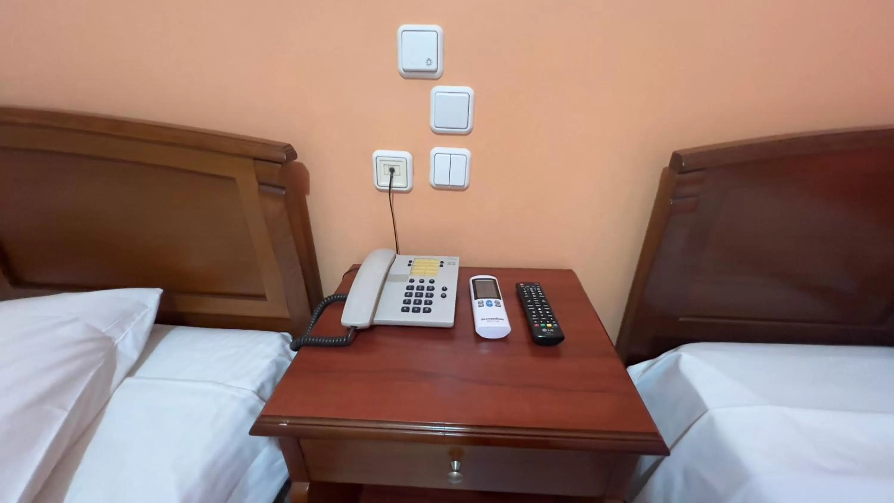 Bedroom, Bed in Hotel Cosmos