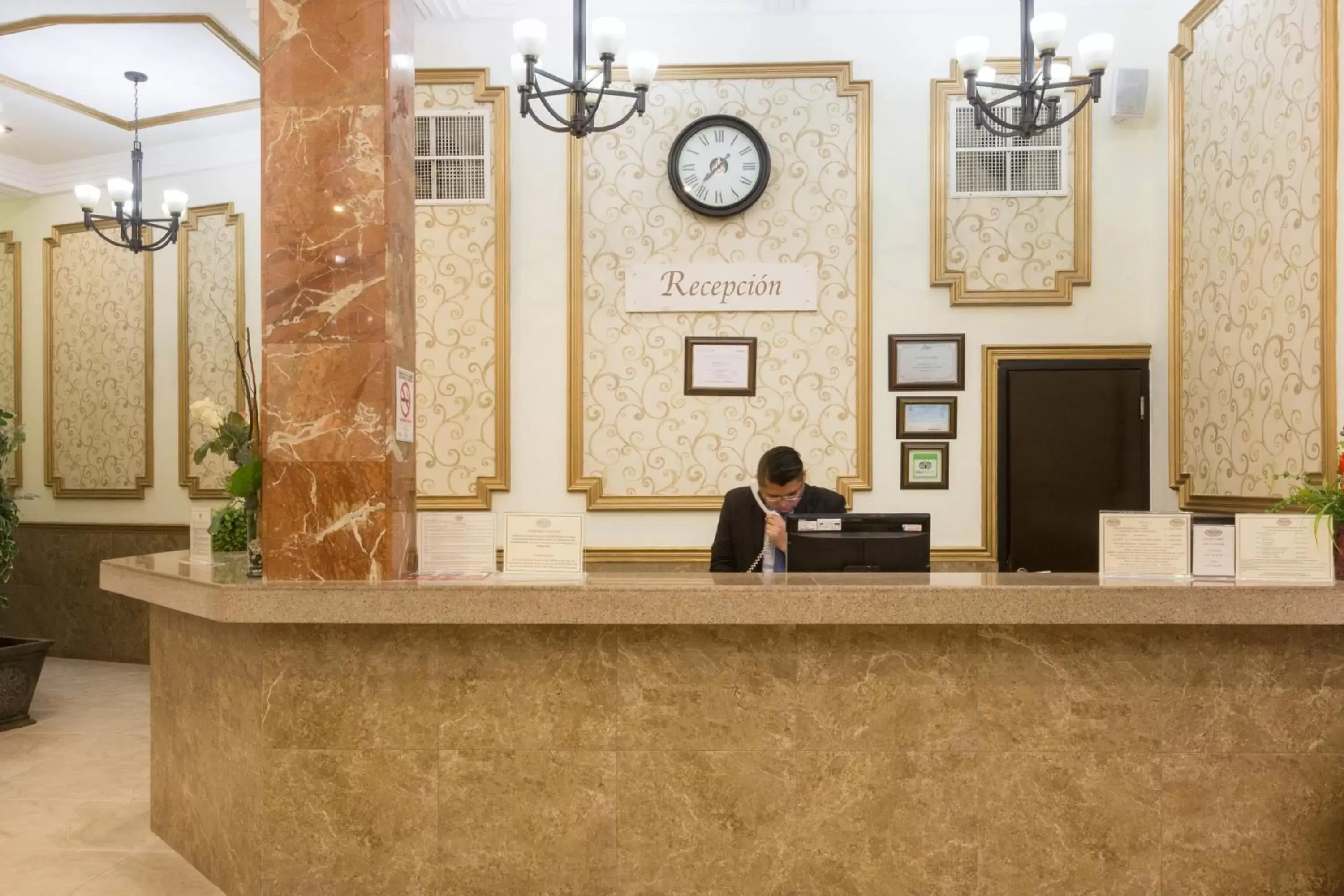 Lobby/Reception in Hotel Victoria Merida