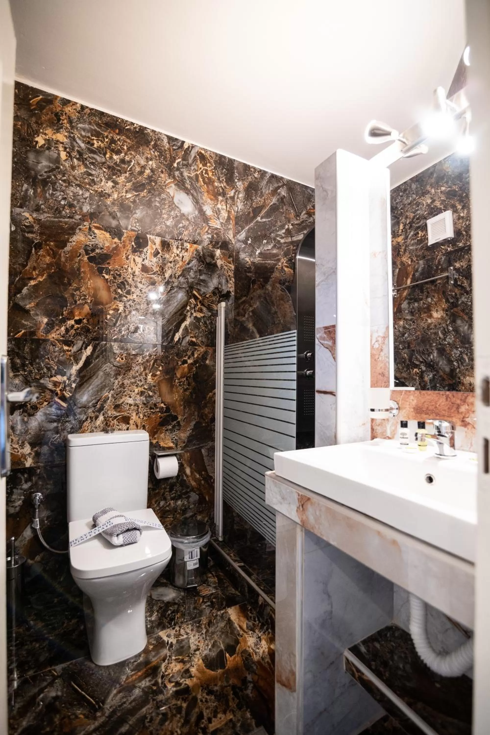 Votsalakia Hotel & Luxury Apartments