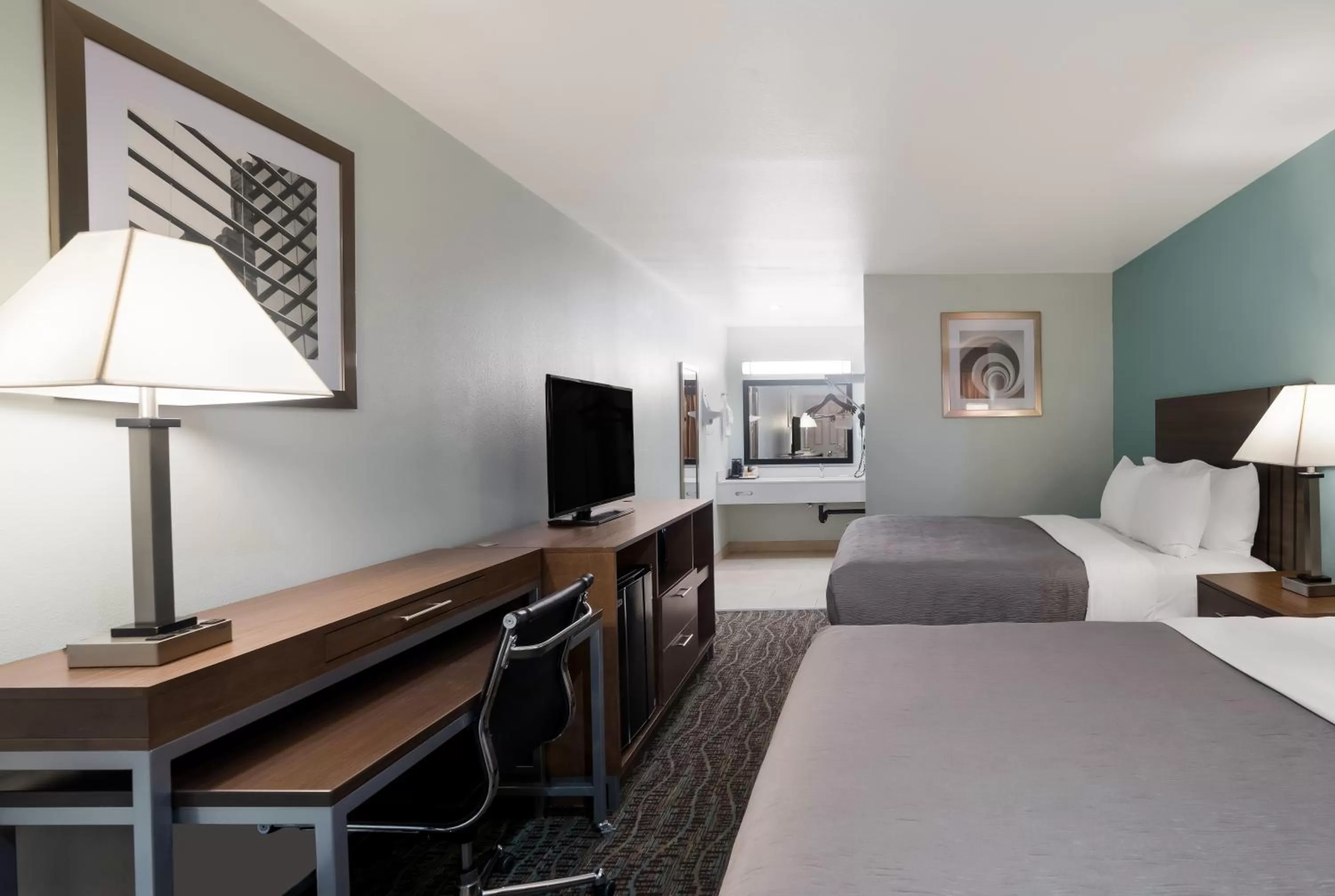 Bed in Quality Inn Fairfield Napa Valley Area