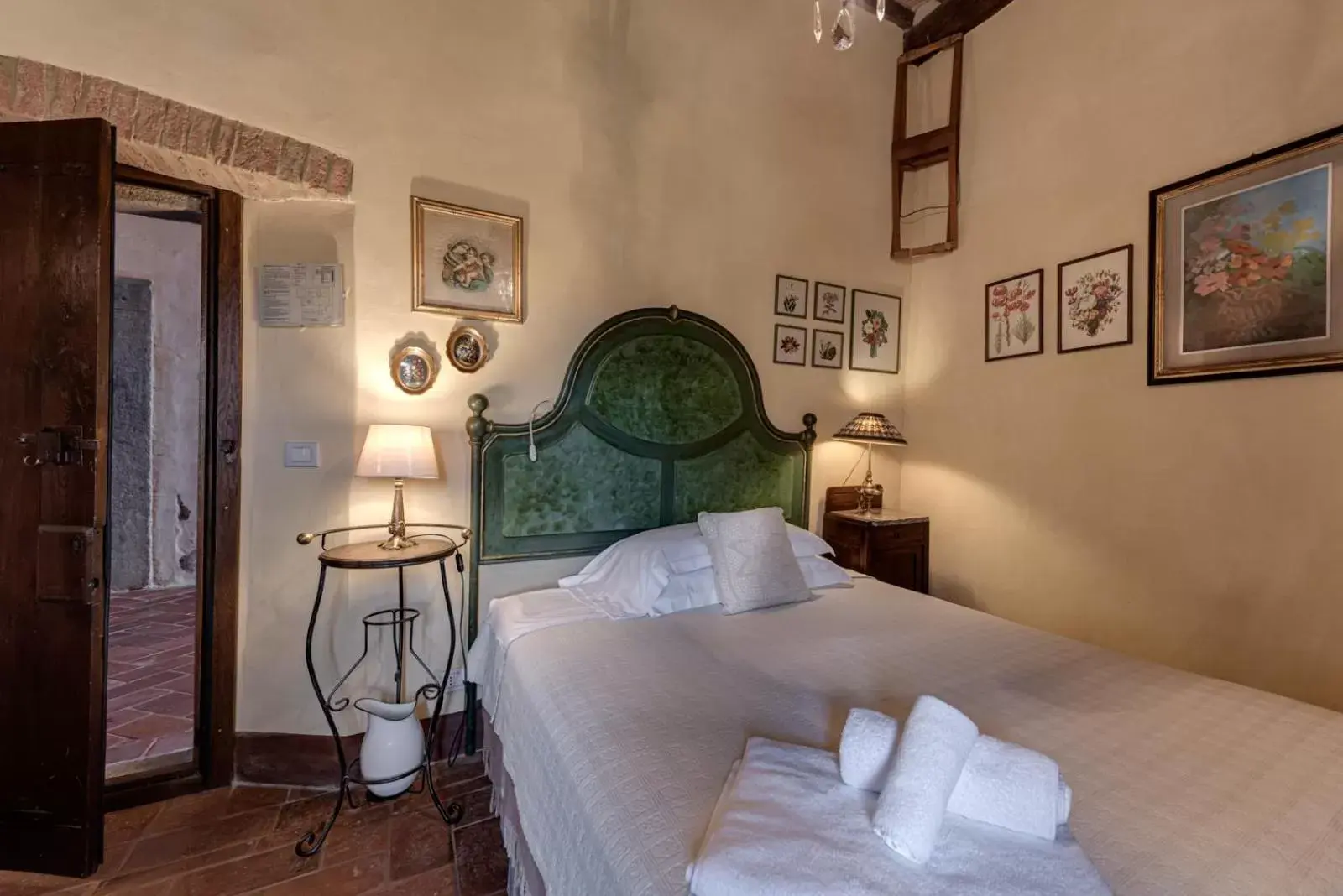 Photo of the whole room, Bed in Convento San Bartolomeo