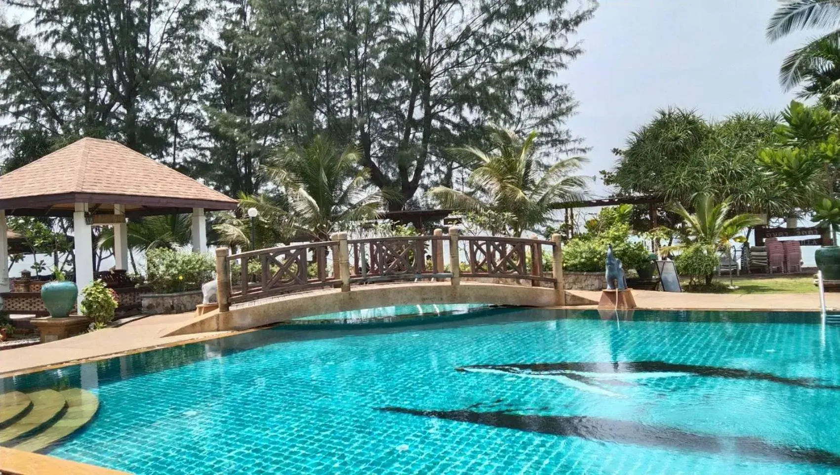 Swimming Pool in Lanta Villa Resort  (SHA Extra Plus)