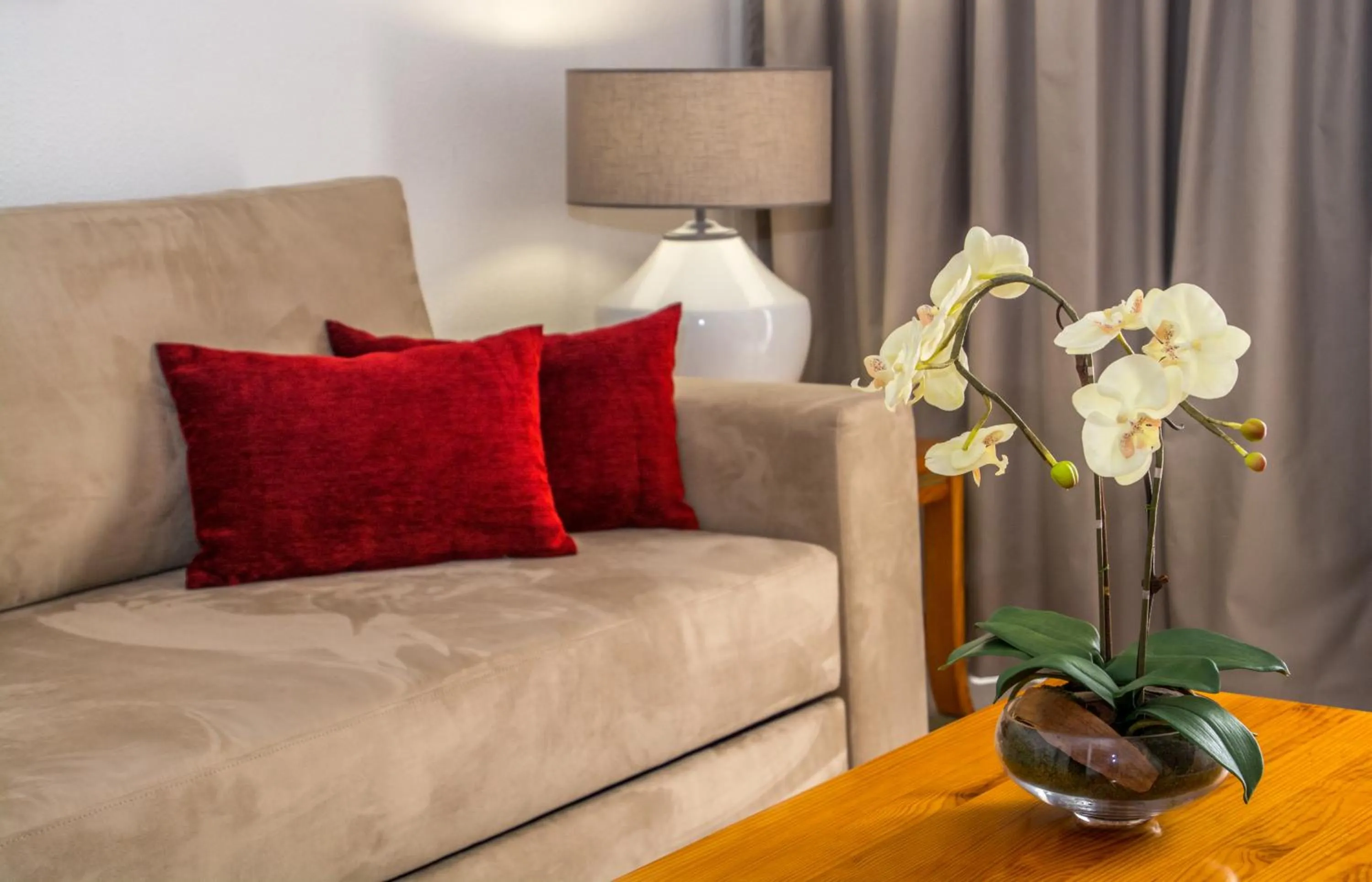 Seating area in Luna Hotel da Oura