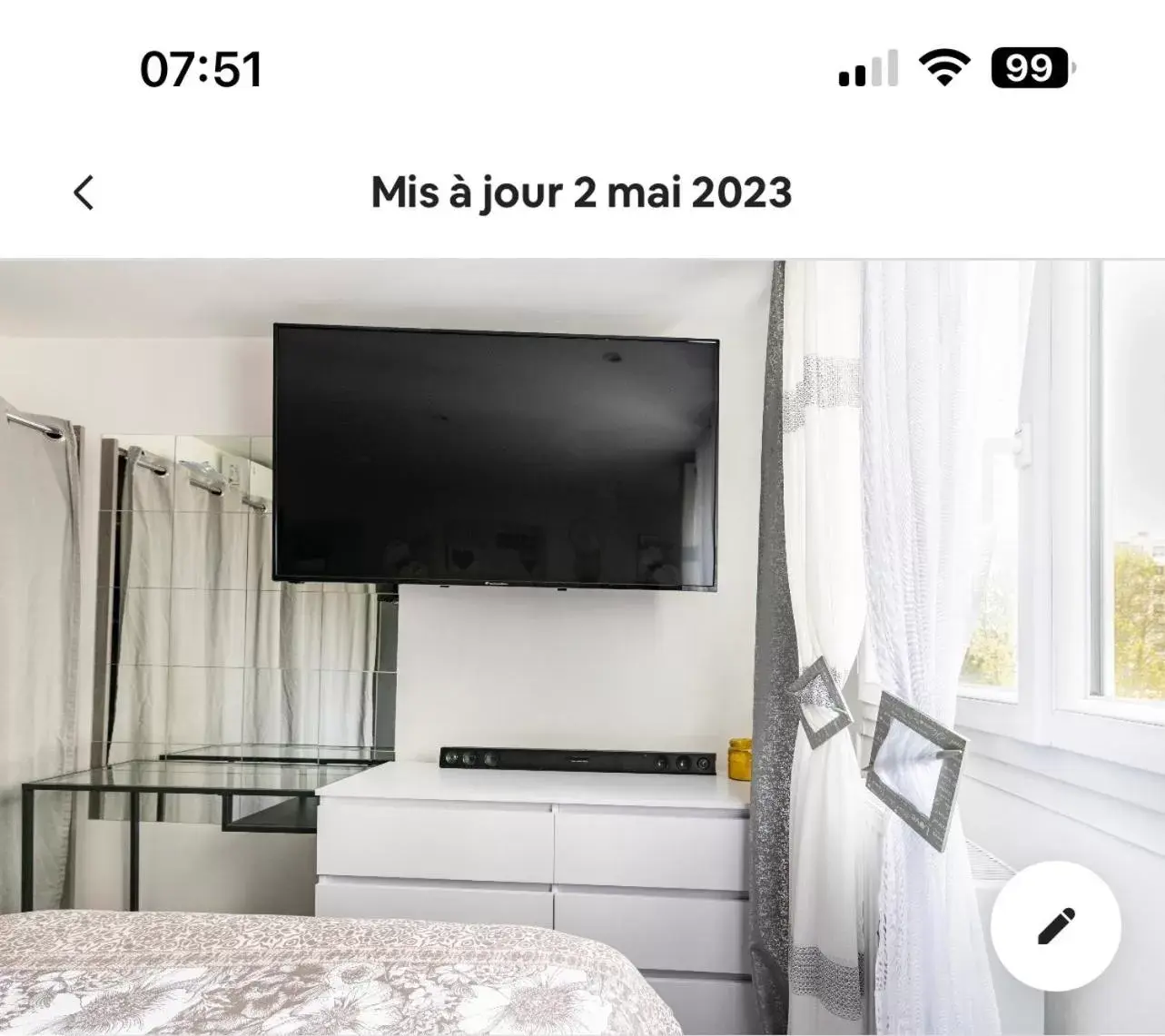 TV/Entertainment Center in Chambre cosy