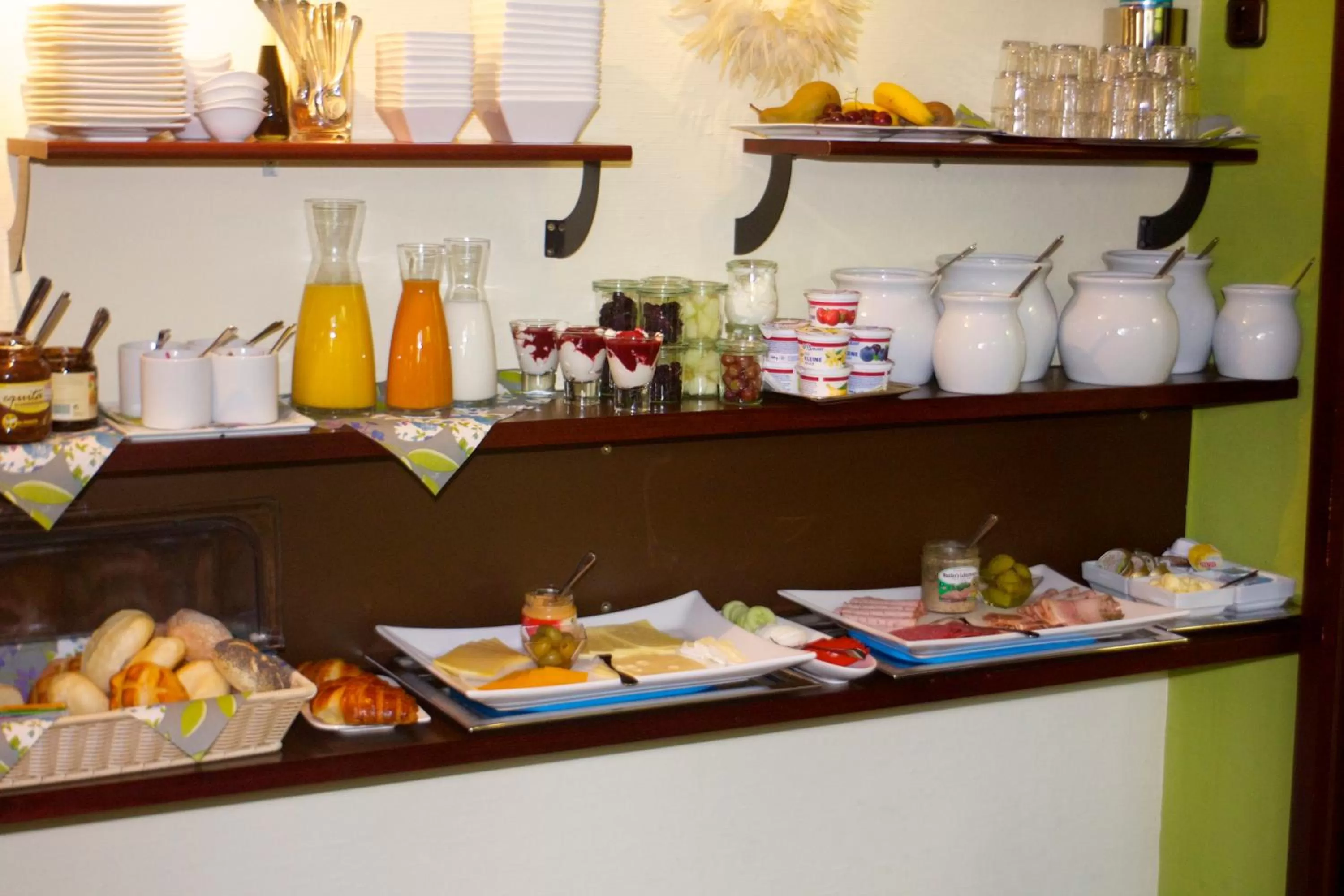 Buffet breakfast in Hotel Donnersberg