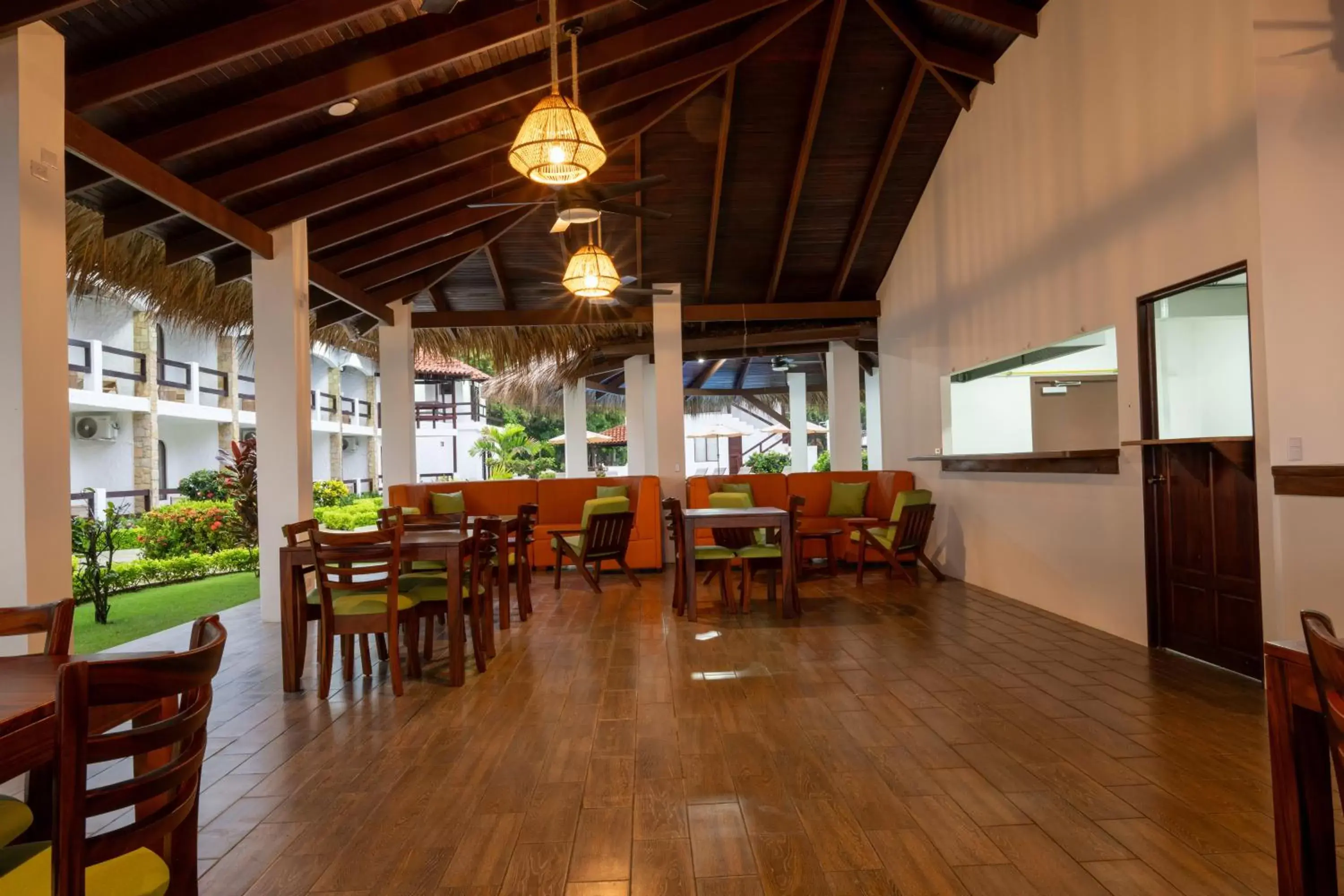 Restaurant/Places to Eat in Fuego del Sol Beachfront Hotel