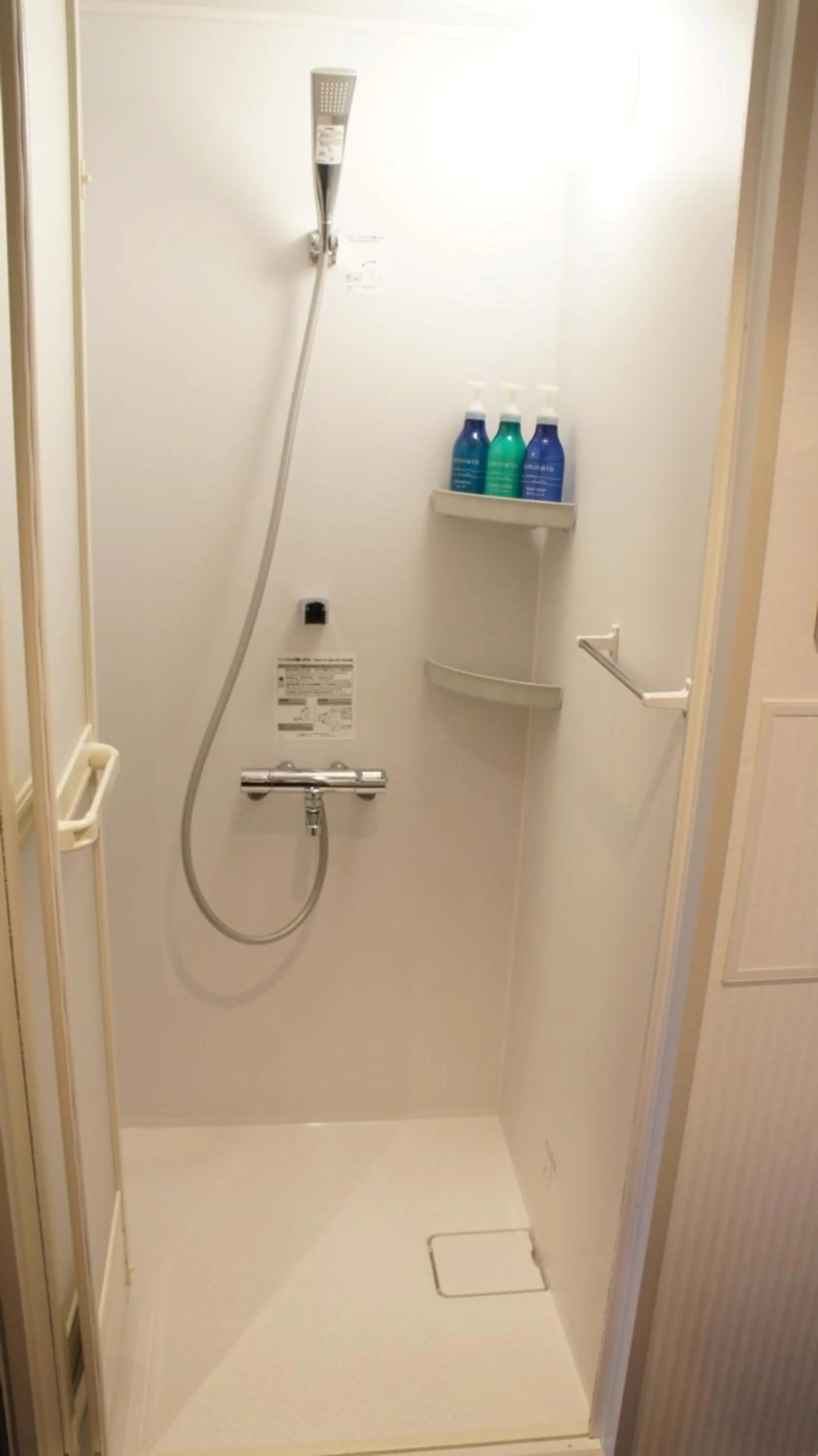 Photo of the whole room in Hotel SUI Ginza Kyobashi by ABEST